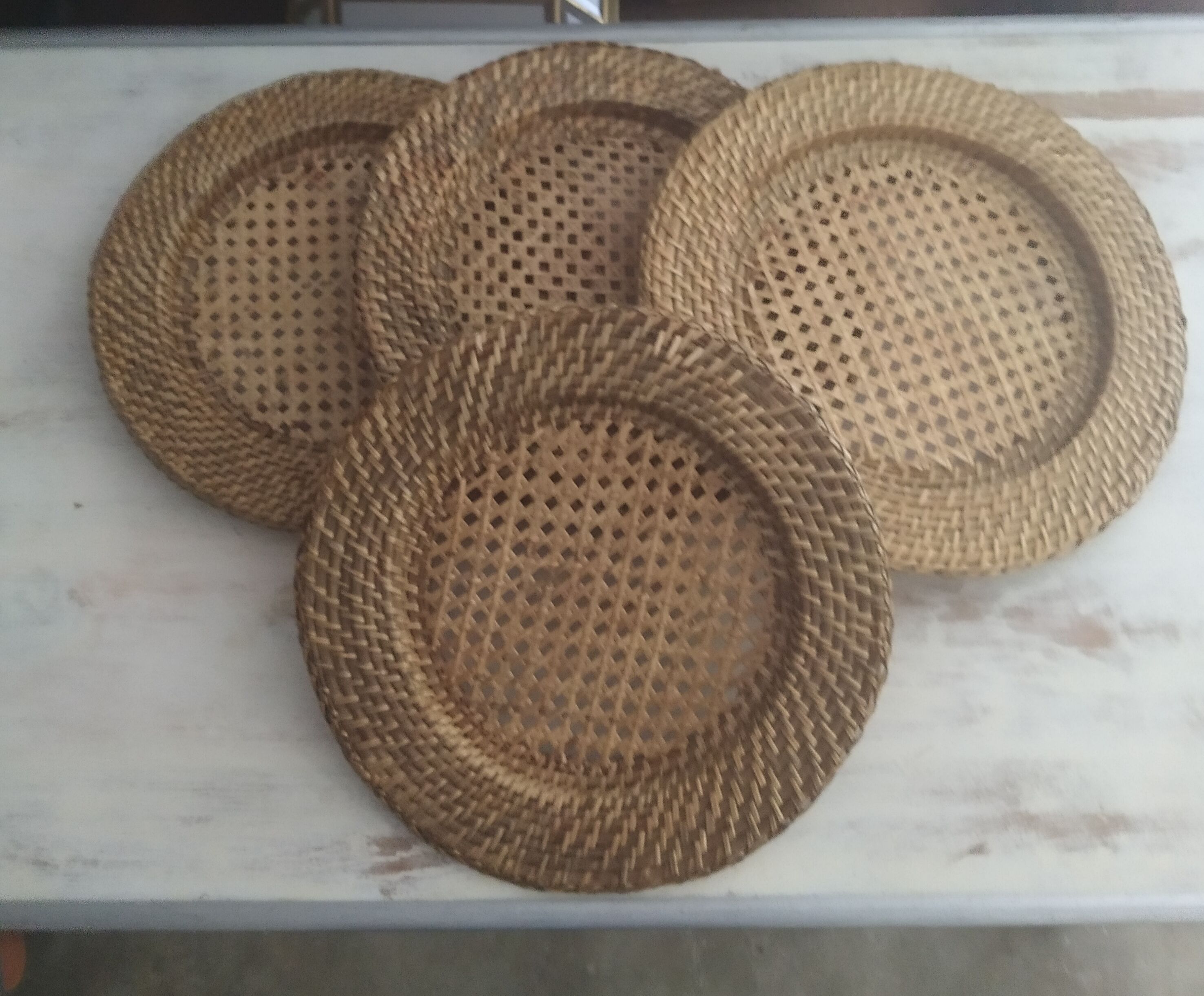 Wicker plates