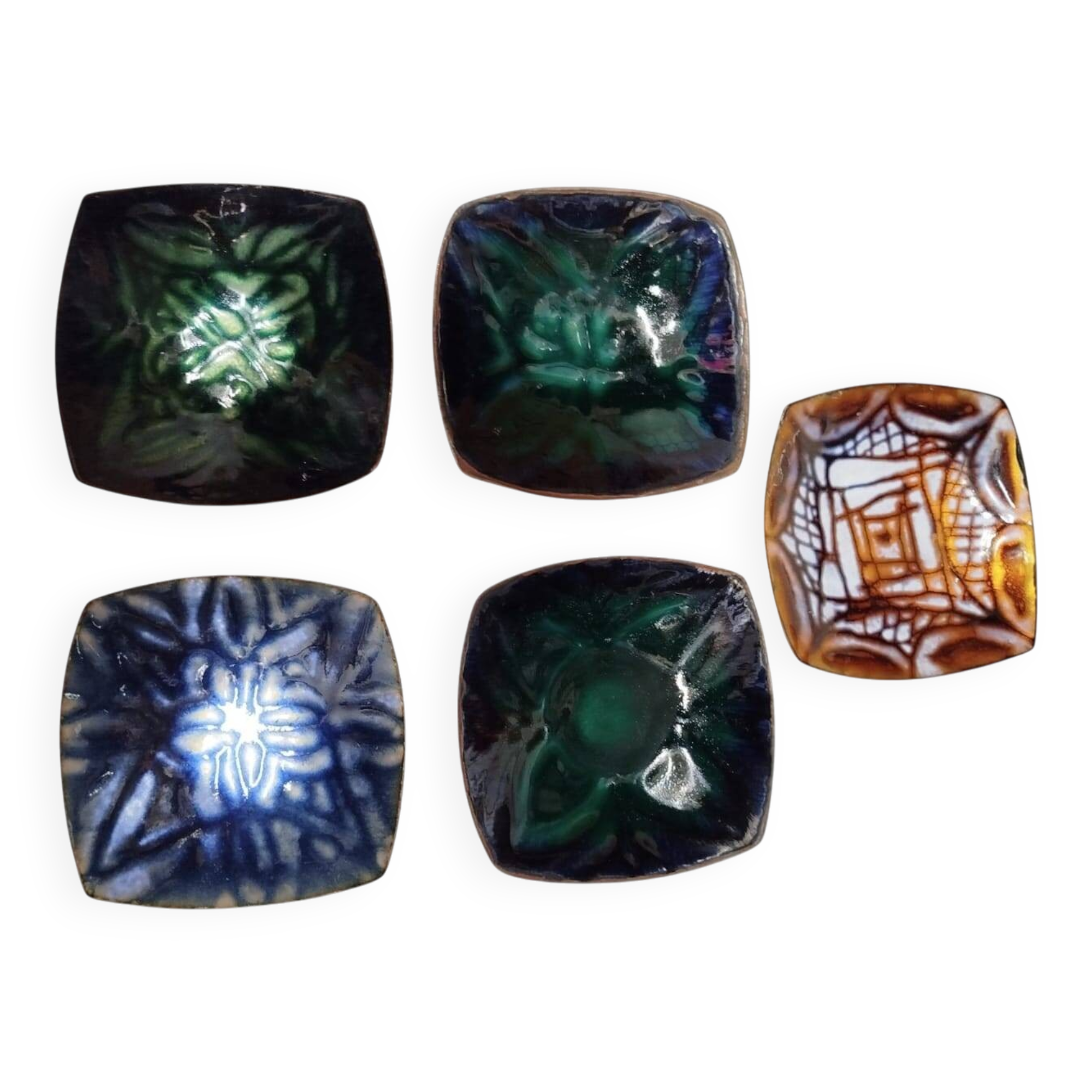 5 old enamelled copper dishes