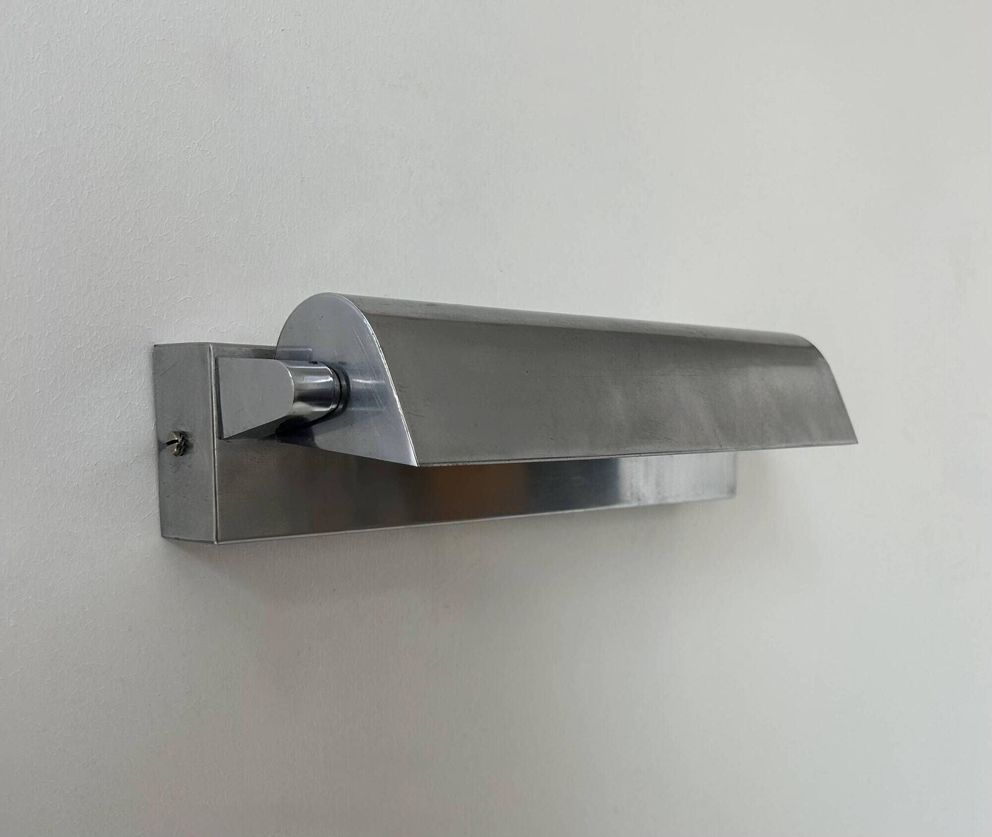 Vintage adjustable wall lamp, chrome-plated metal, modernist, France, 1940