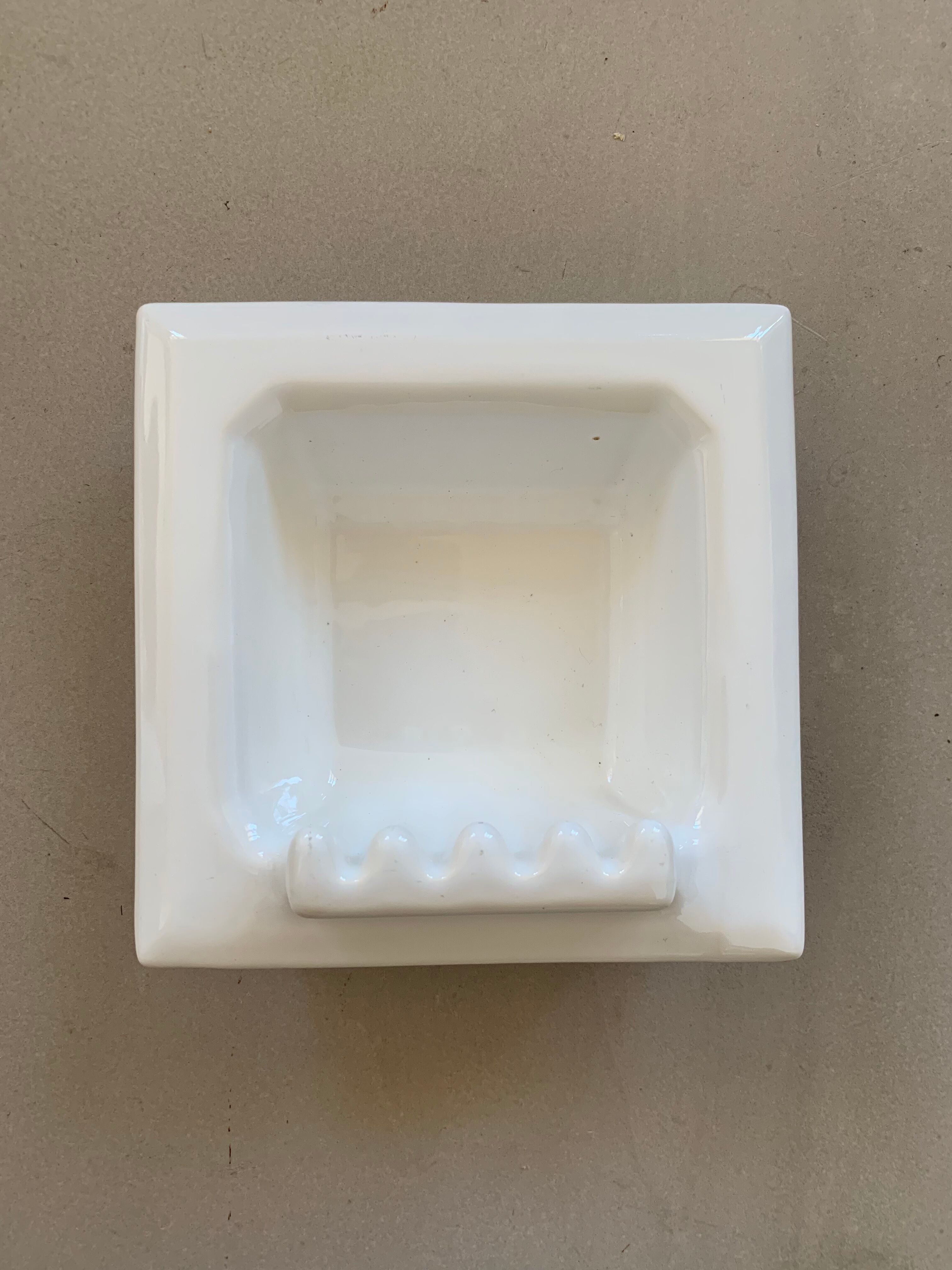 Built-in ceramic wall soap dish