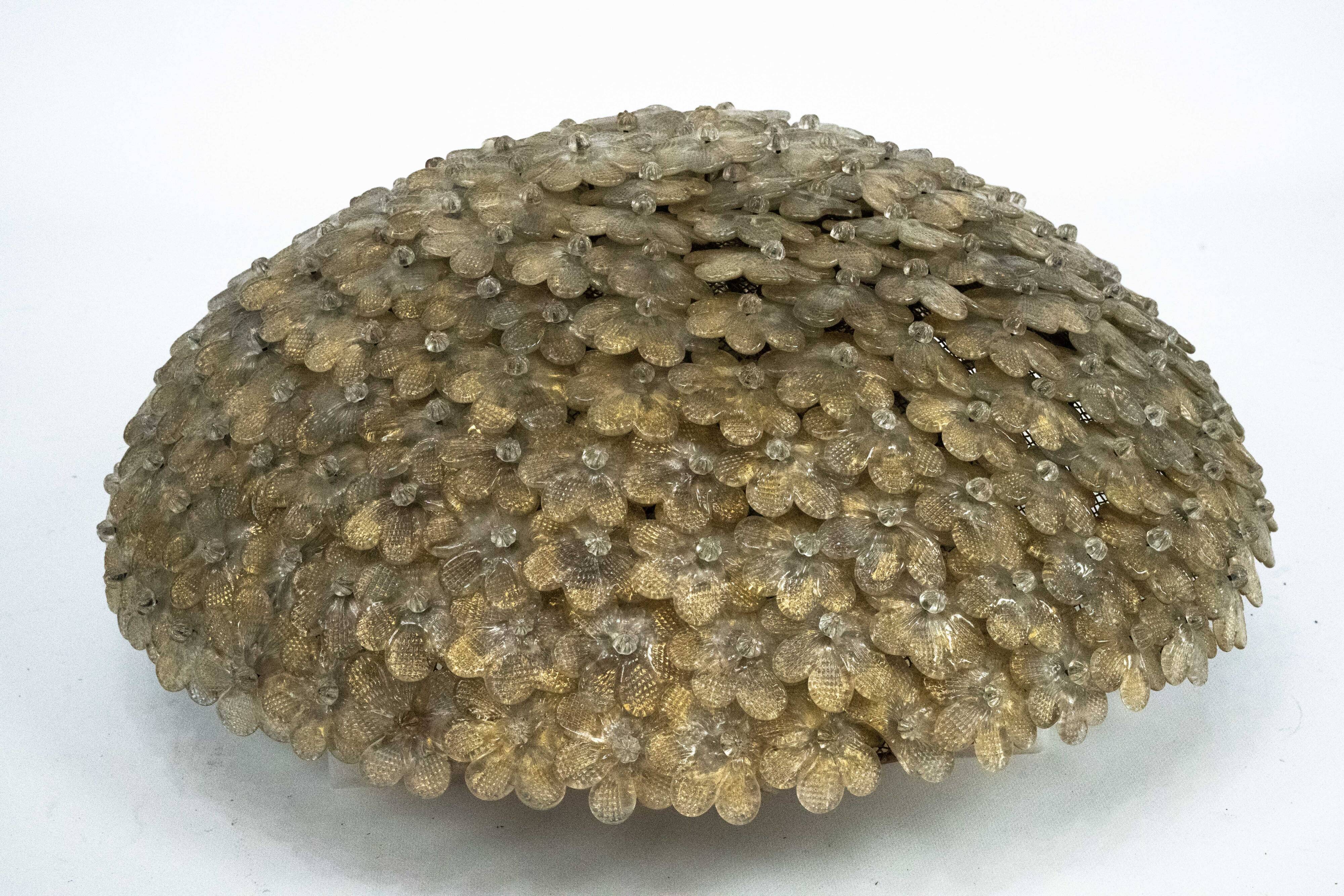 Seguso, XLarge Mid-century Gold Murano glass flowers ceiling lamp. Italy 19