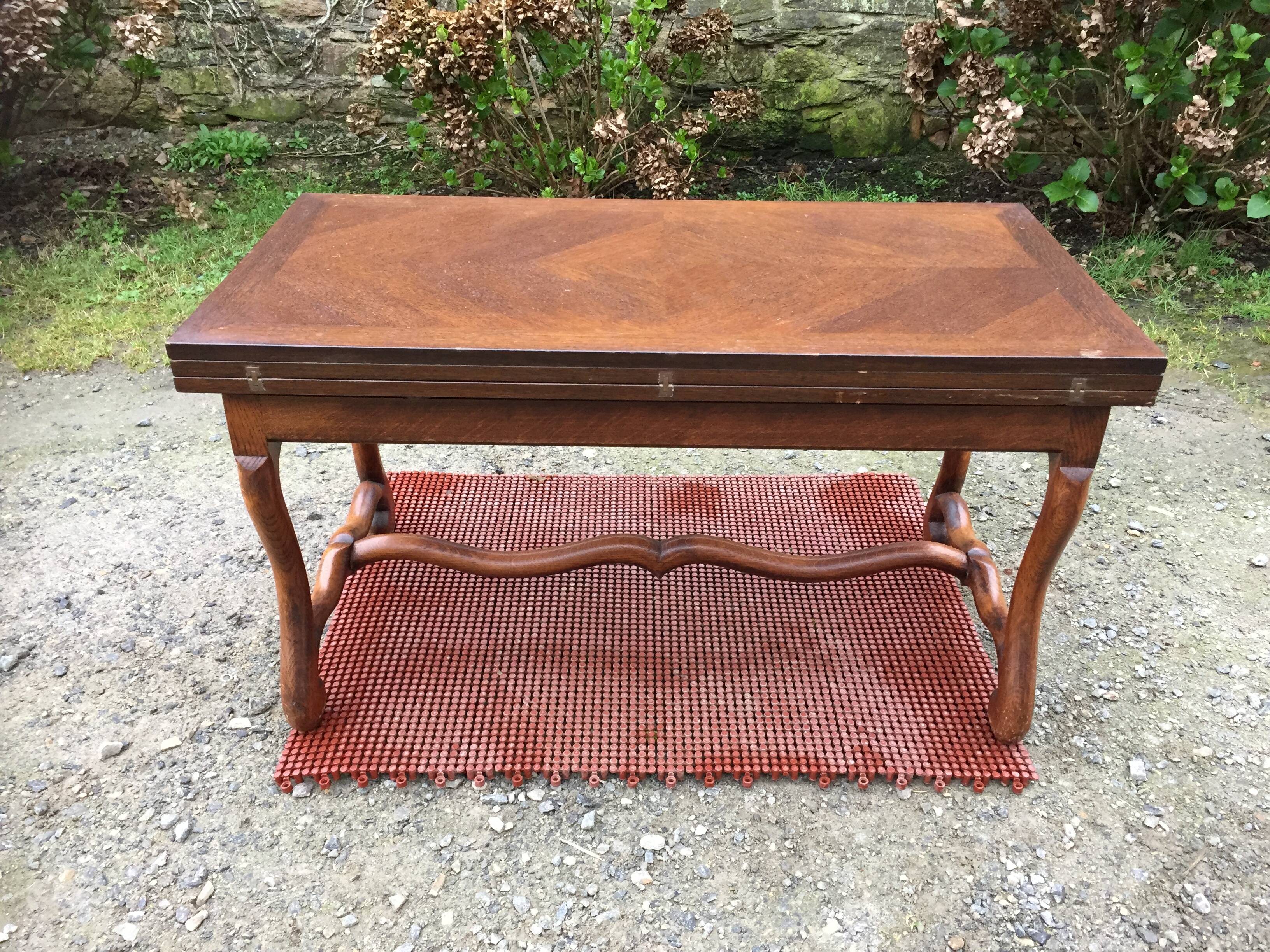 Modular vintage oak coffee table with Albert Ducrot's magical system