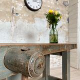 Carpenter's workbench in solid beech wood.