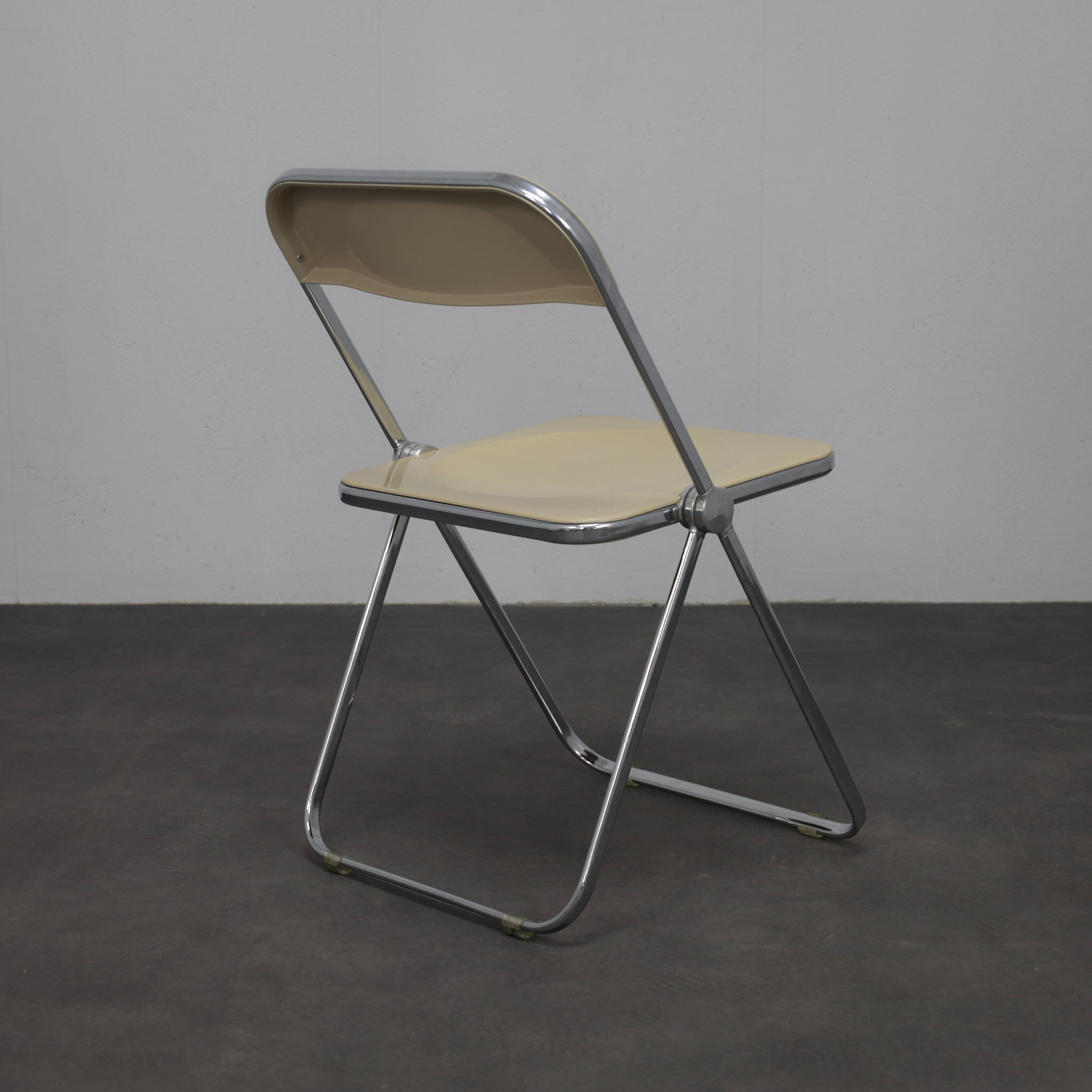 Paire de chaises pliantes Plia par Giancarlo Piretti pour Castelli, années 1970.
