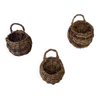 3 mini baskets, wall decoration