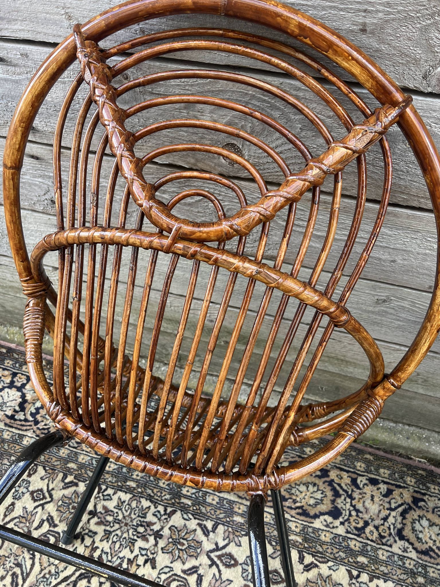 Paire de fauteuils en rotin, pieds métal CIRCA 1950