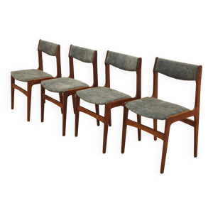 ensemble de quatre chaises