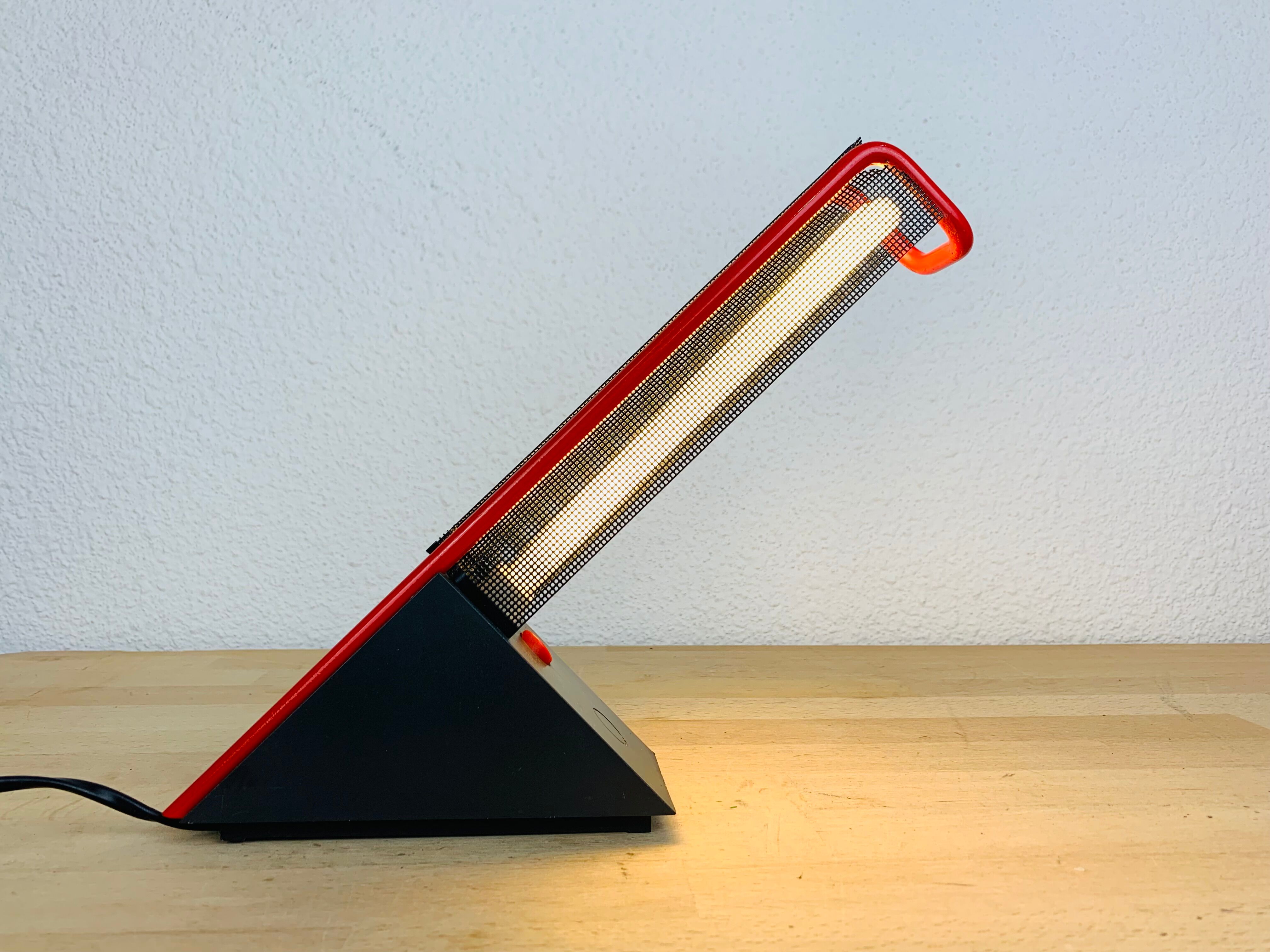Philips 80s geometric red and black lamp