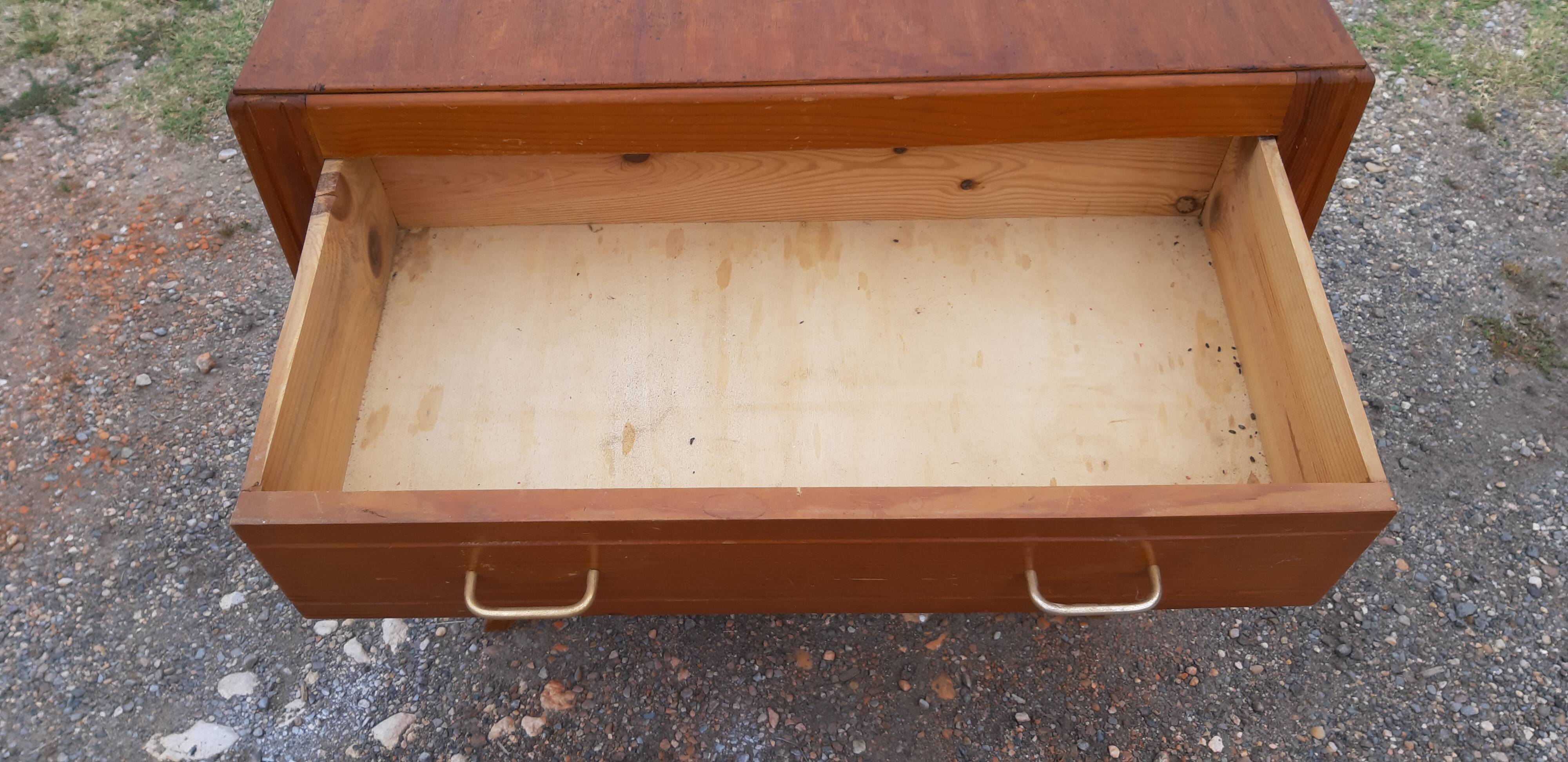 Commode vintage des années 50 en pin, pieds compas, 3 tiroirs