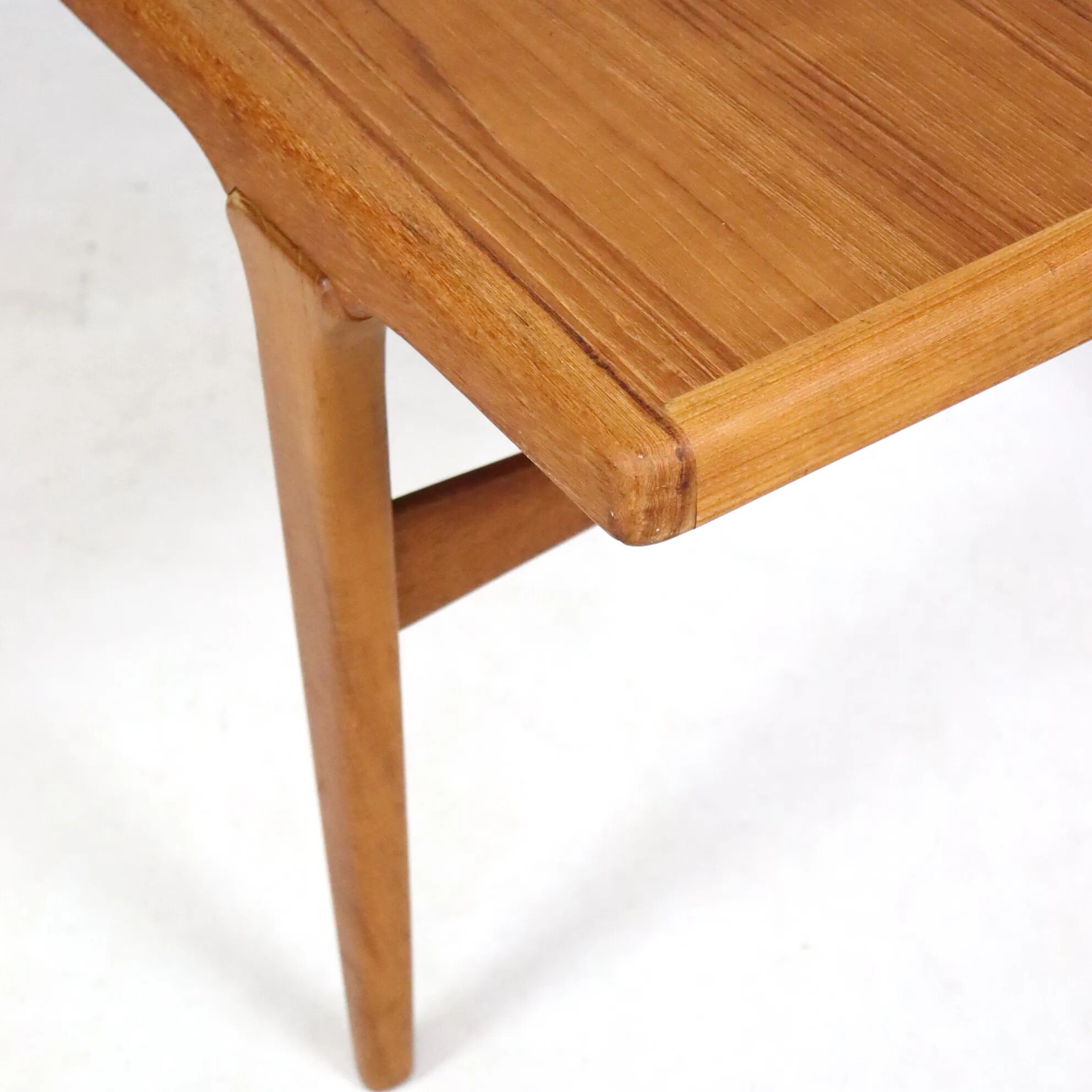 Table basse en teck années 60