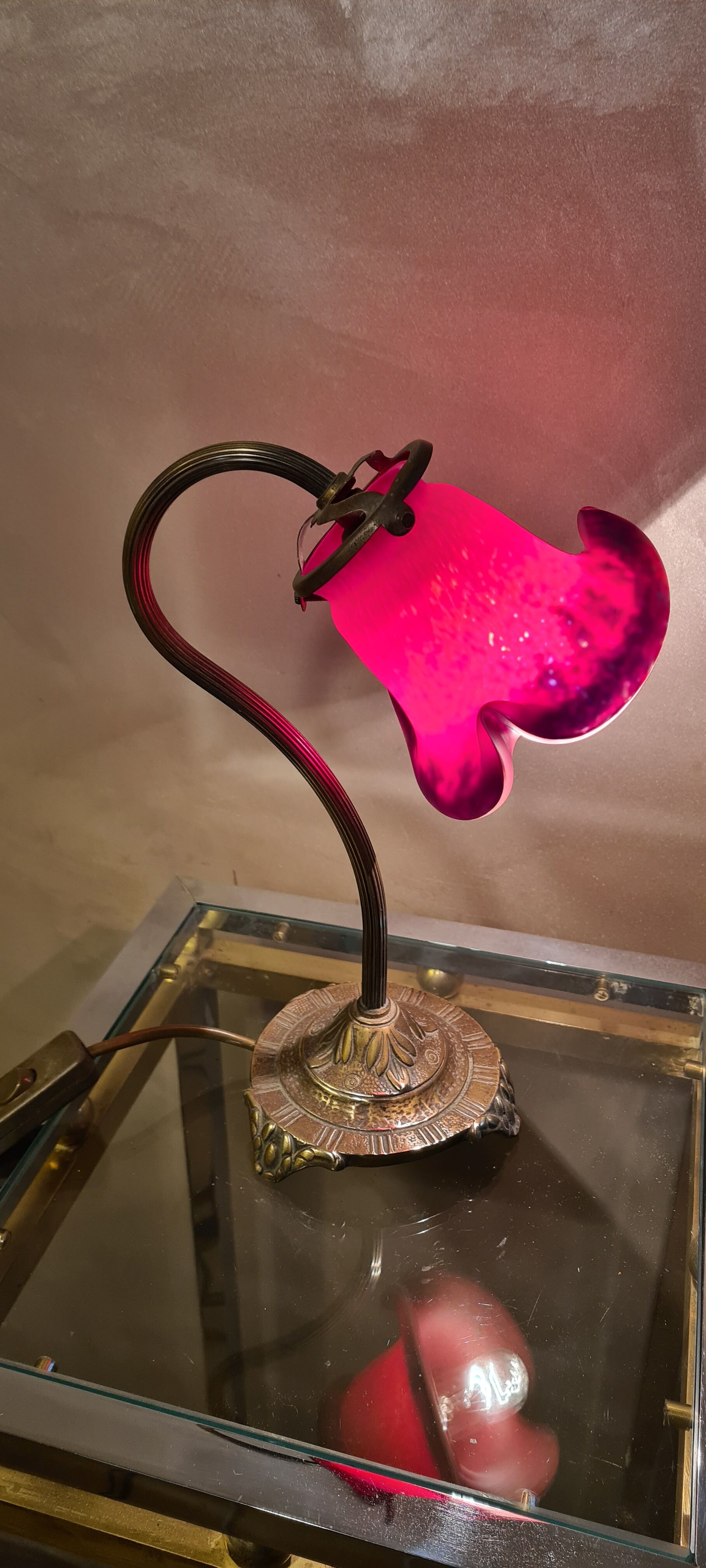 Artdeco brass lamp with pretty antique tulip 25x20