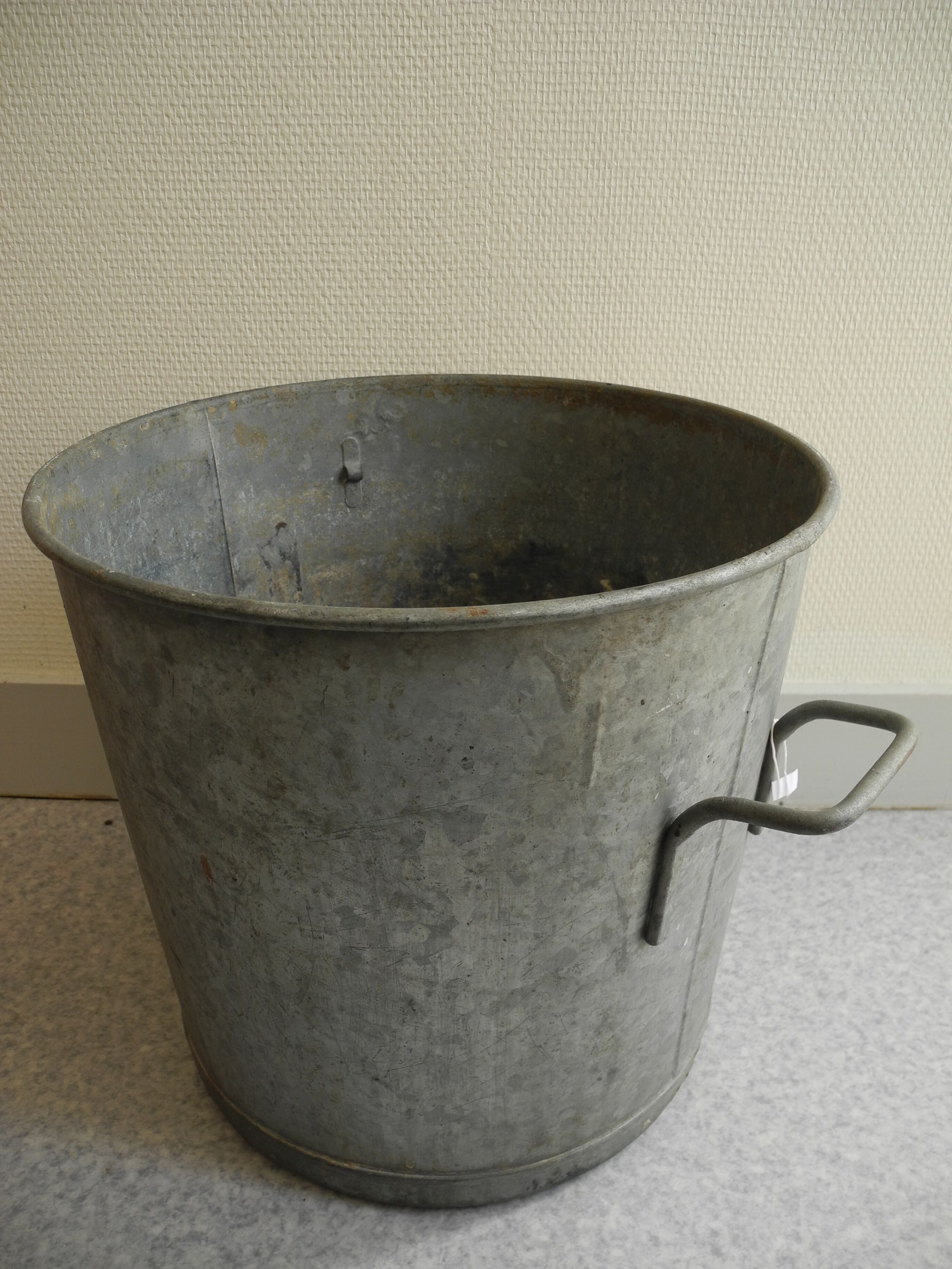 Former zinc basin laundry