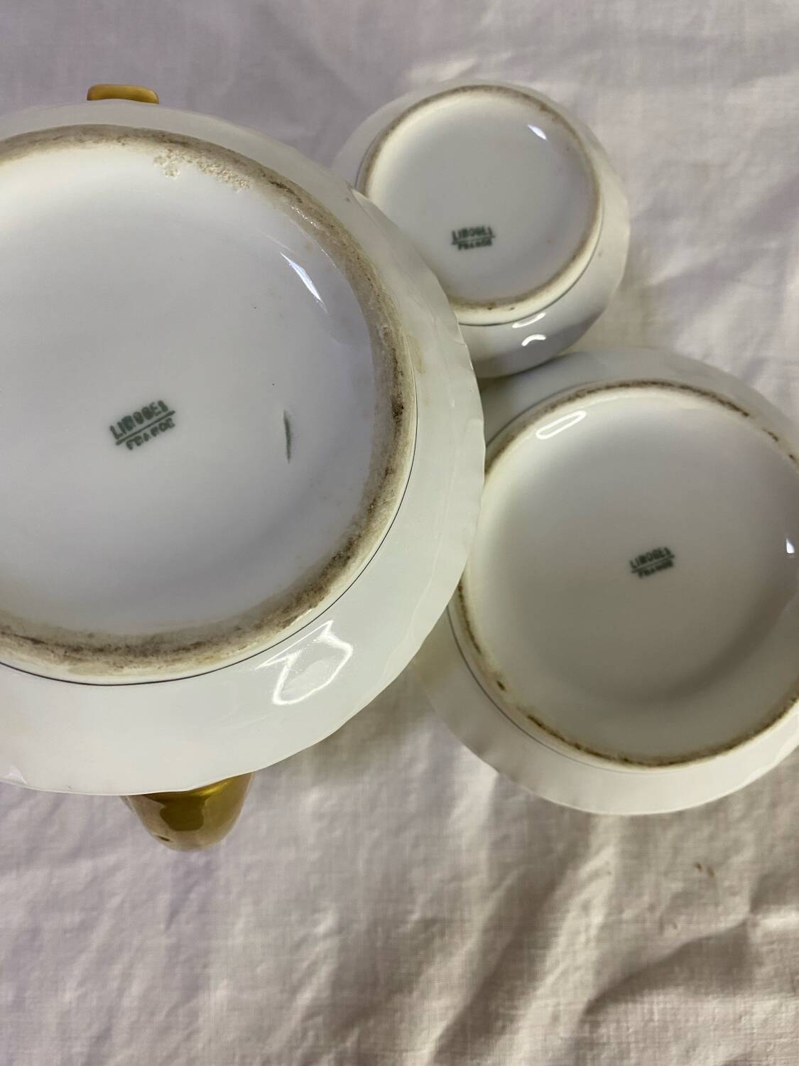 3-piece coffee service in Limoges porcelain – white and gilded