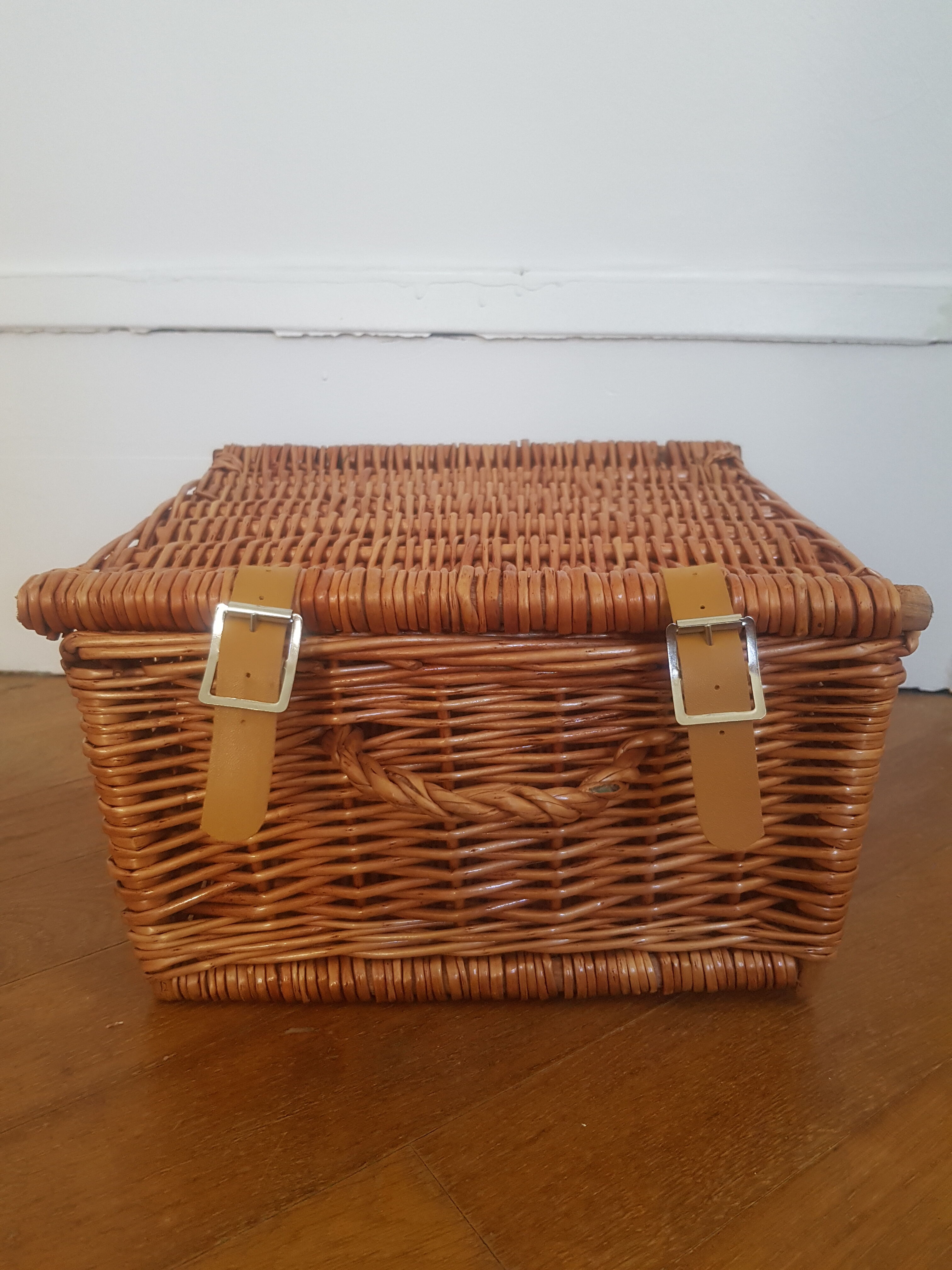 Wicker basket