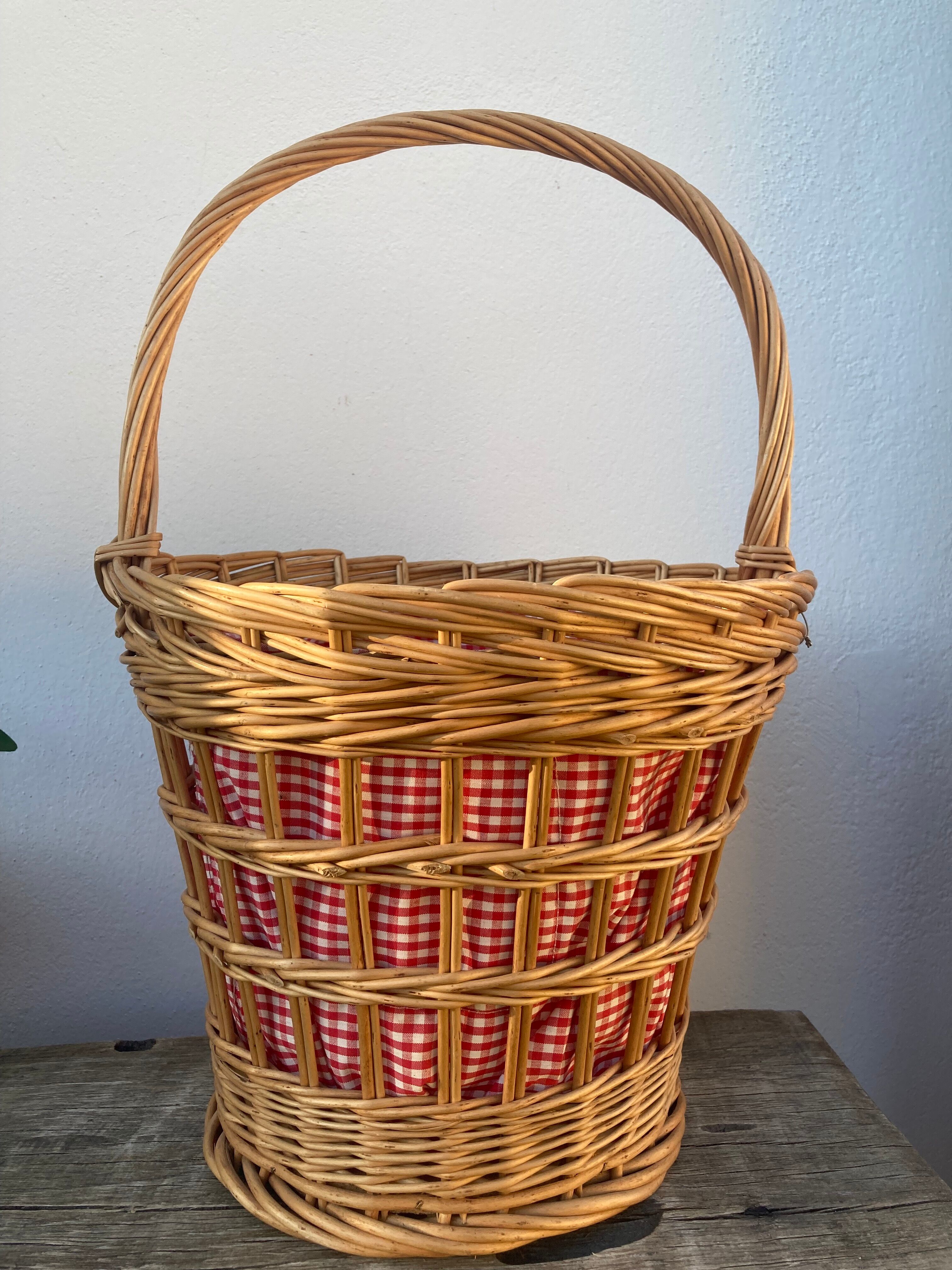 Basket in vintage woven wicker and red gingham
