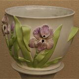 Pot cover with earthenware column