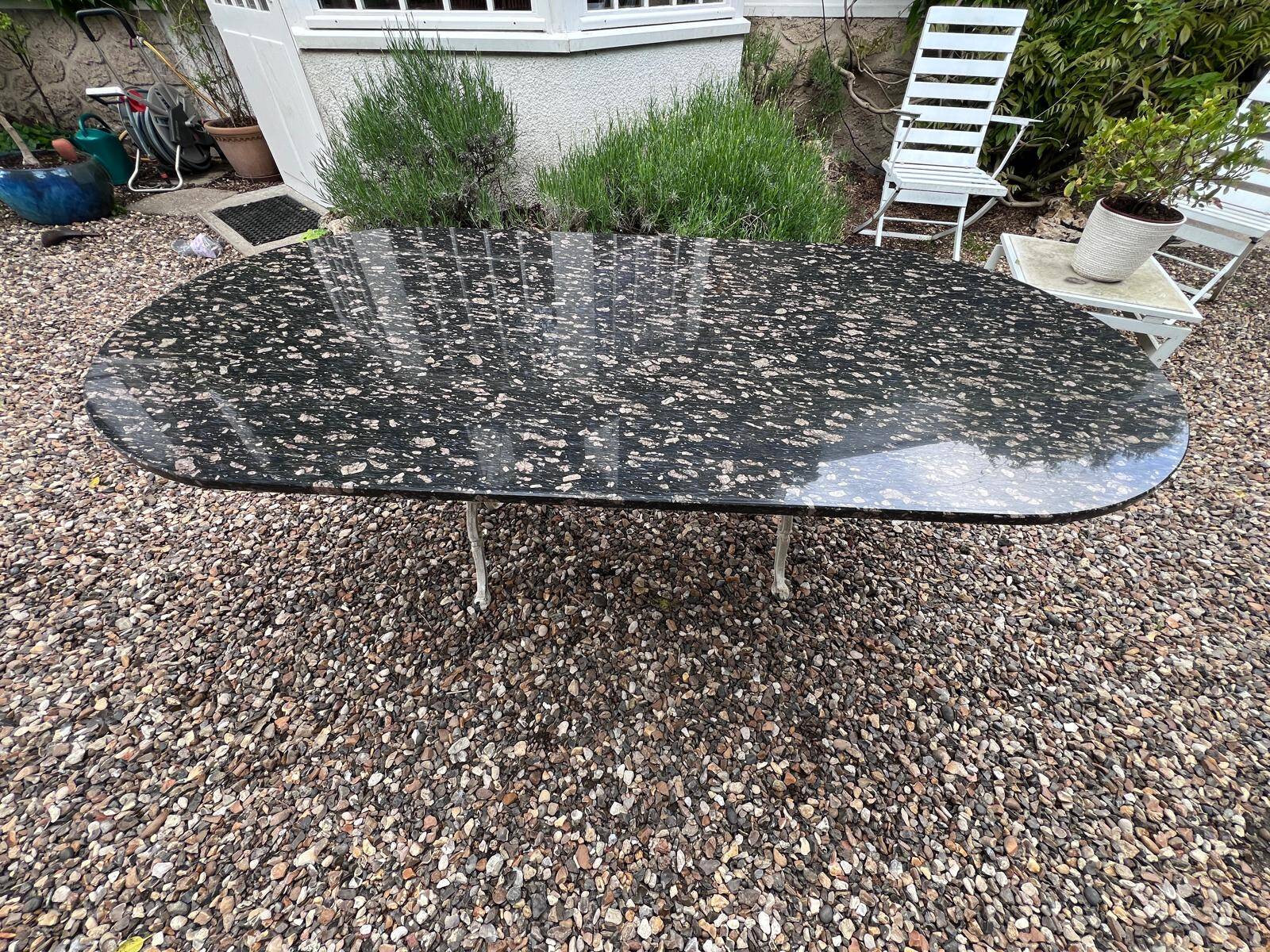 Table bistrot en marbre noir