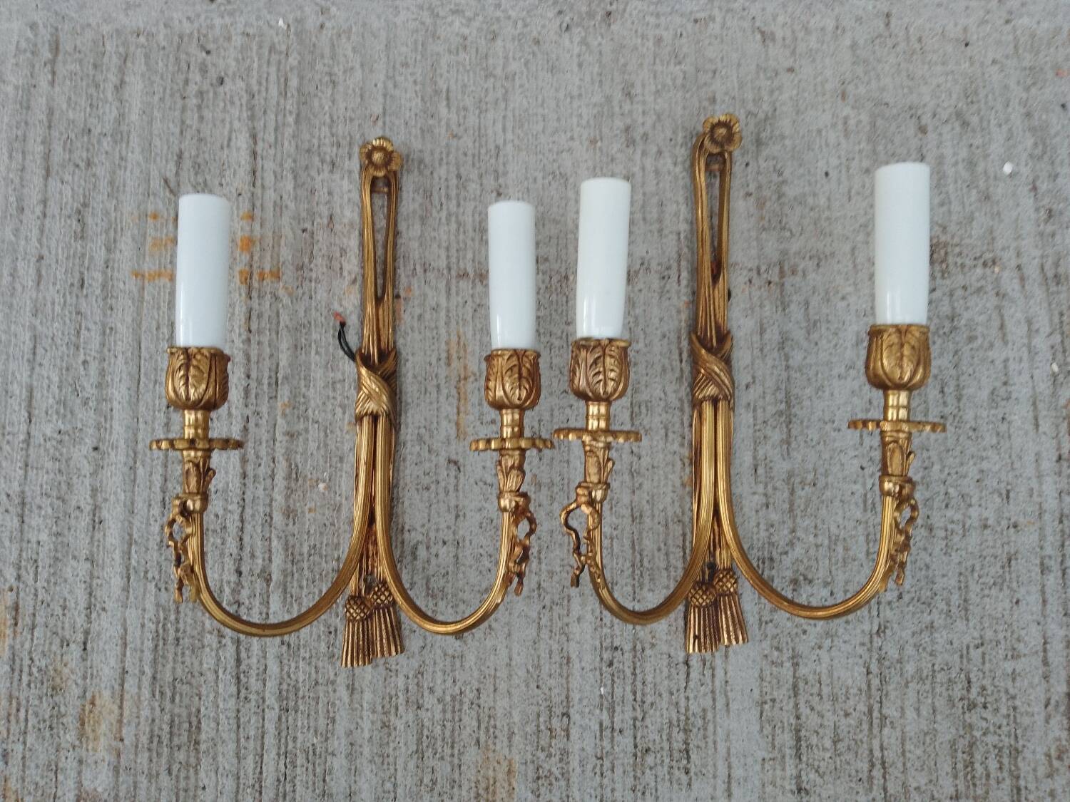 Pair of Louis XVI Style Bronze Wall Lights Forming Knots and Flowers