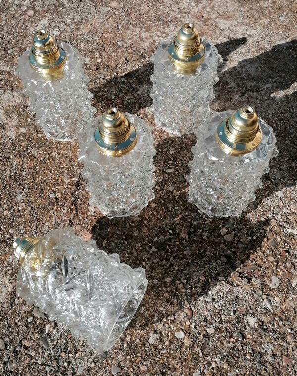 Lot de 5 suspensions globe en verre moulé vintage