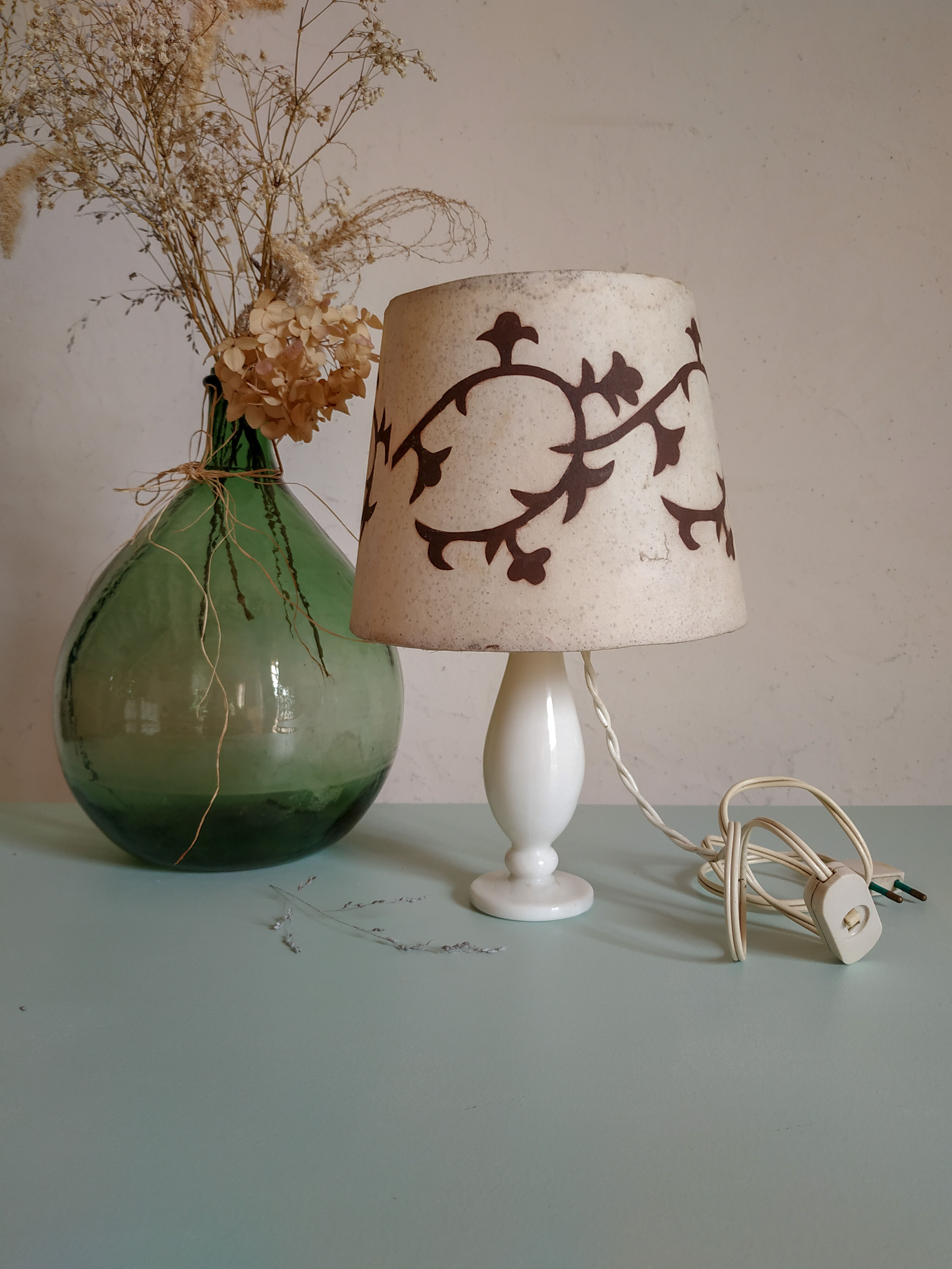 Vintage lamp foot in white opaline