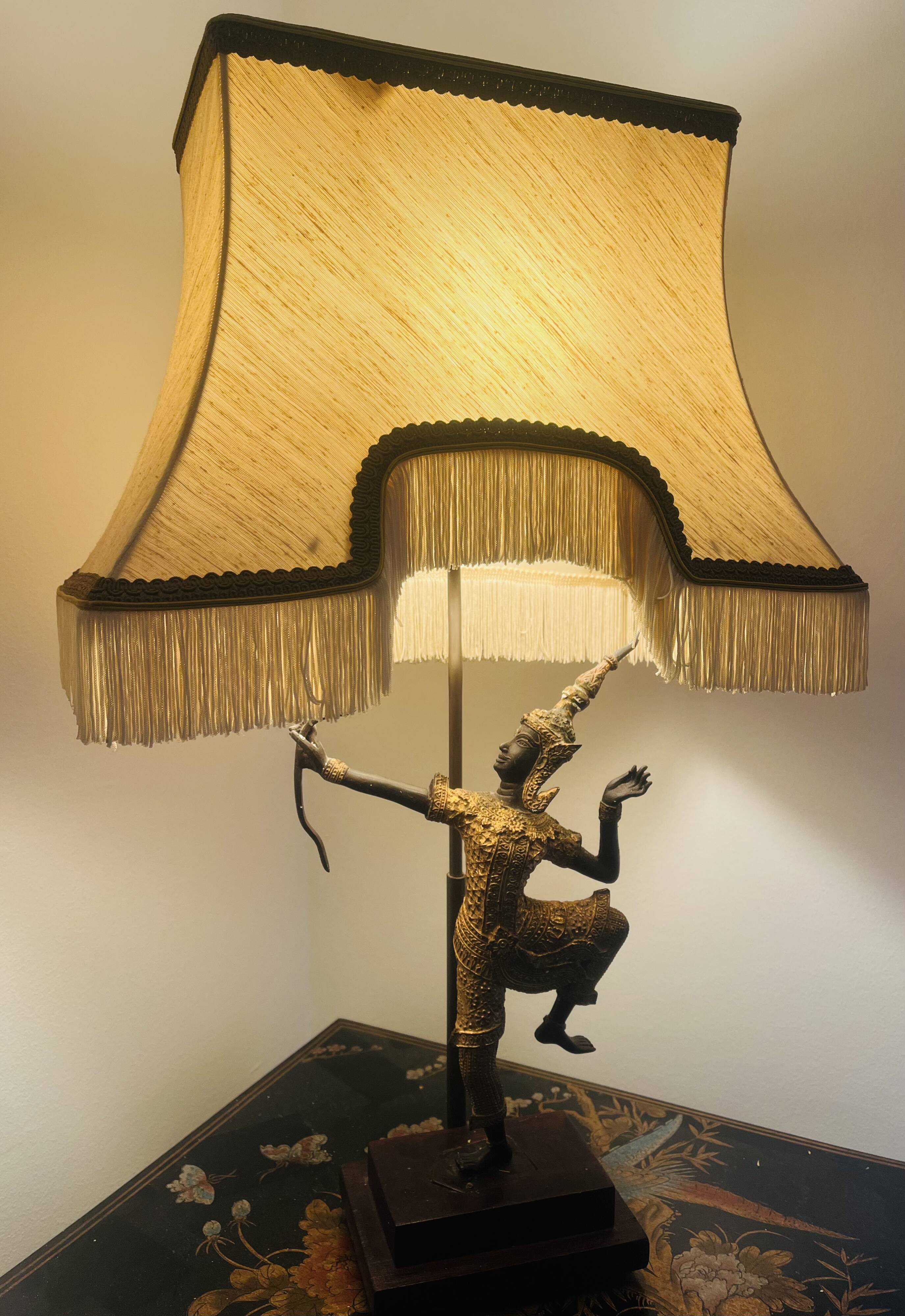 Lampe thaïlandaise bronze