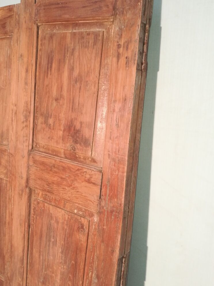 Screen in teak