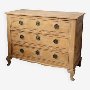 19th century chest of drawers in solid cherry