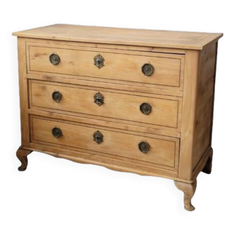 19th century chest of drawers in solid cherry