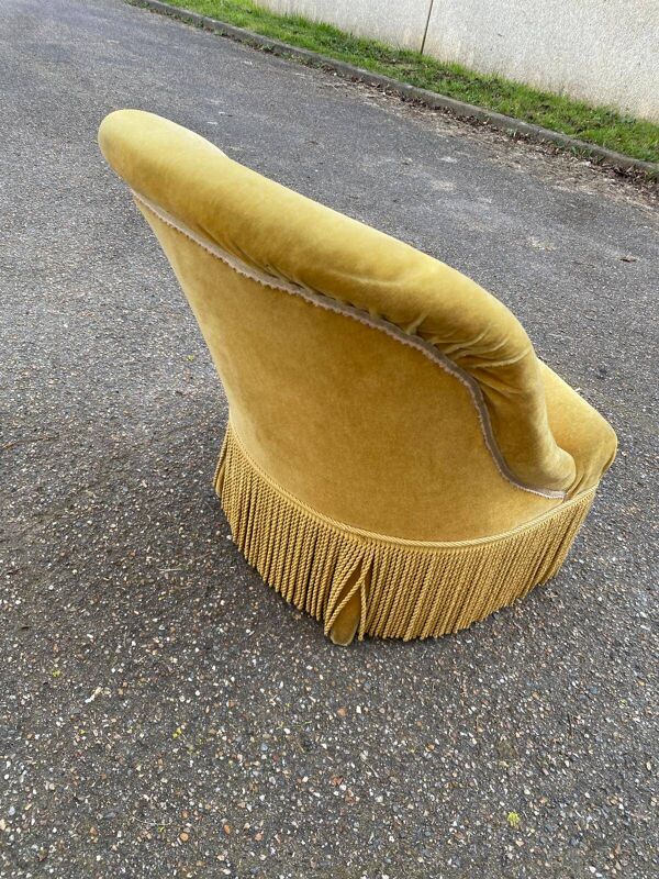 Fauteuil crapaud en velours jaune moutarde du 19ème