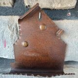 Porte-revues ou porte-courriers mural vintage 1960’s en métal marron