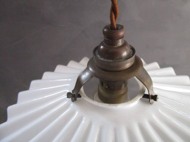 Old pendant light in pleated white opaline