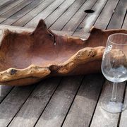Ancienne corbeille en bois sculpté