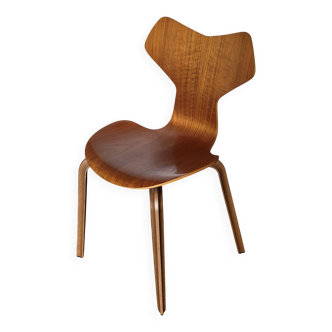 Arne Jacobsen Grand Prix chair in walnut Republic of Fritz Hansen