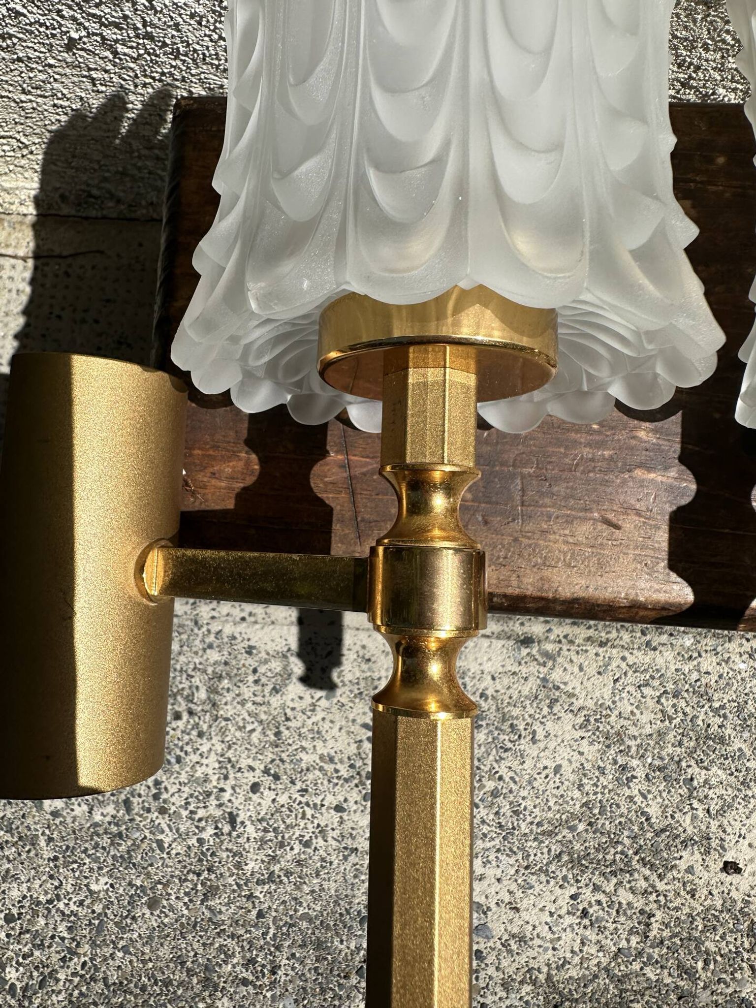 Old pair of wall sconces by Maison Lunel in brass and glass.