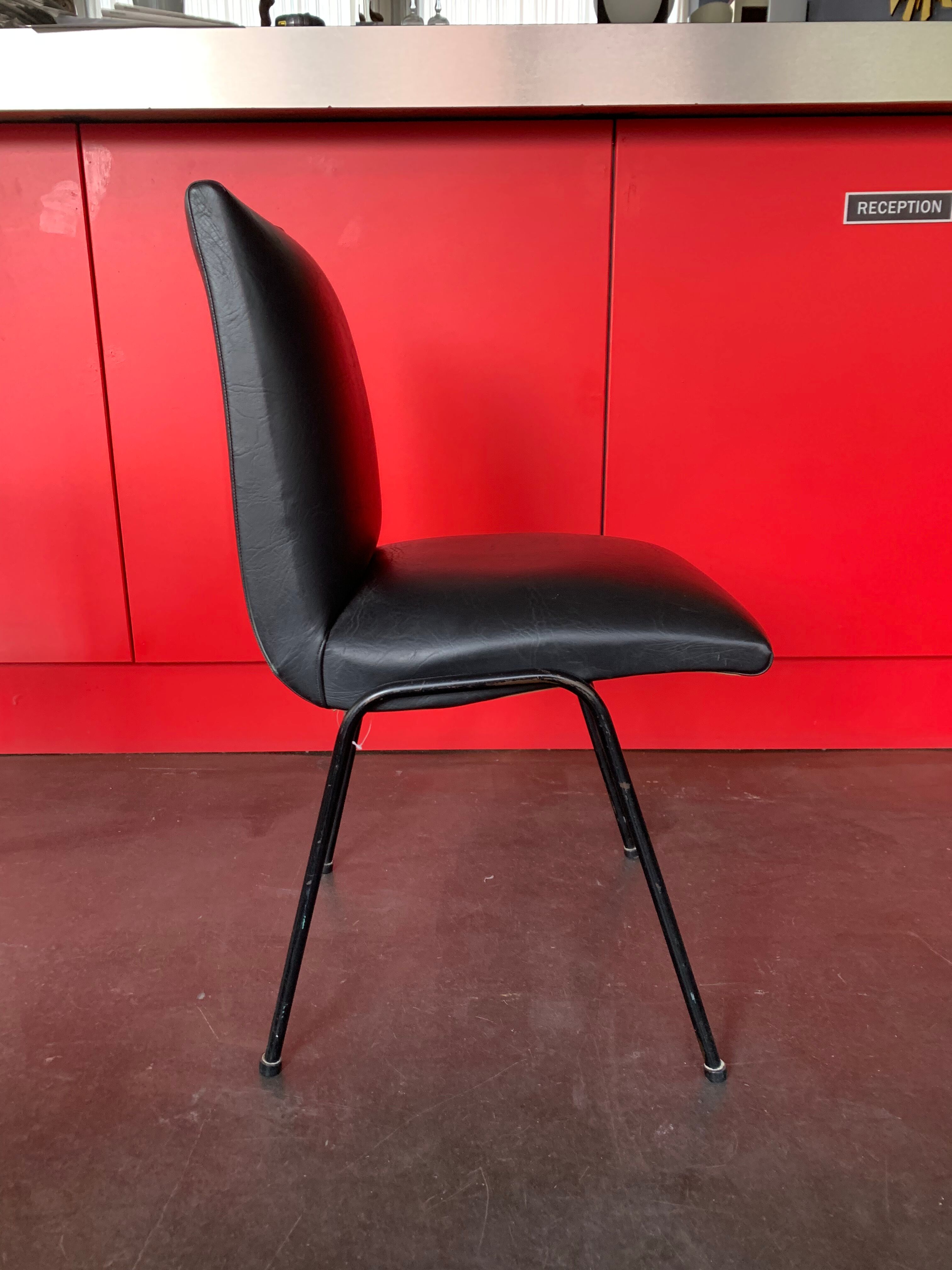 Chair Pierre Guariche edition Meurop