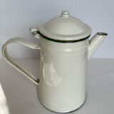 Enamelled sheet metal pourer