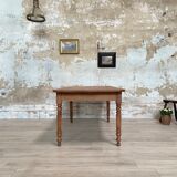 Table with turned legs in solid wood