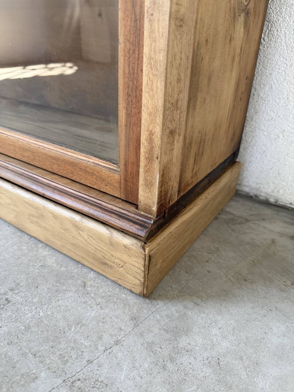 Enfilade vitrée en chêne, années 50