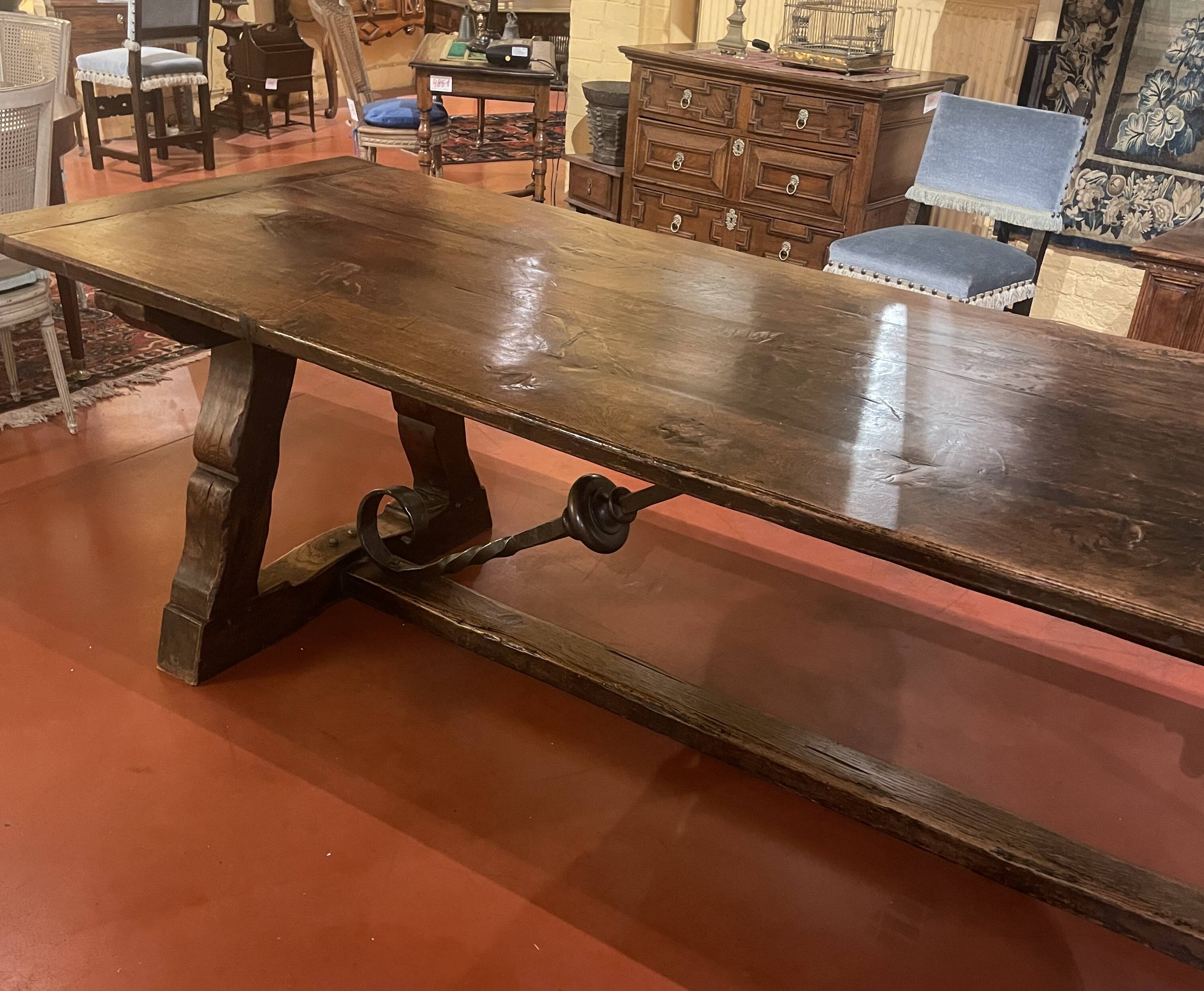 Impressive Spanish monastery table in oak, medieval style, 3m².