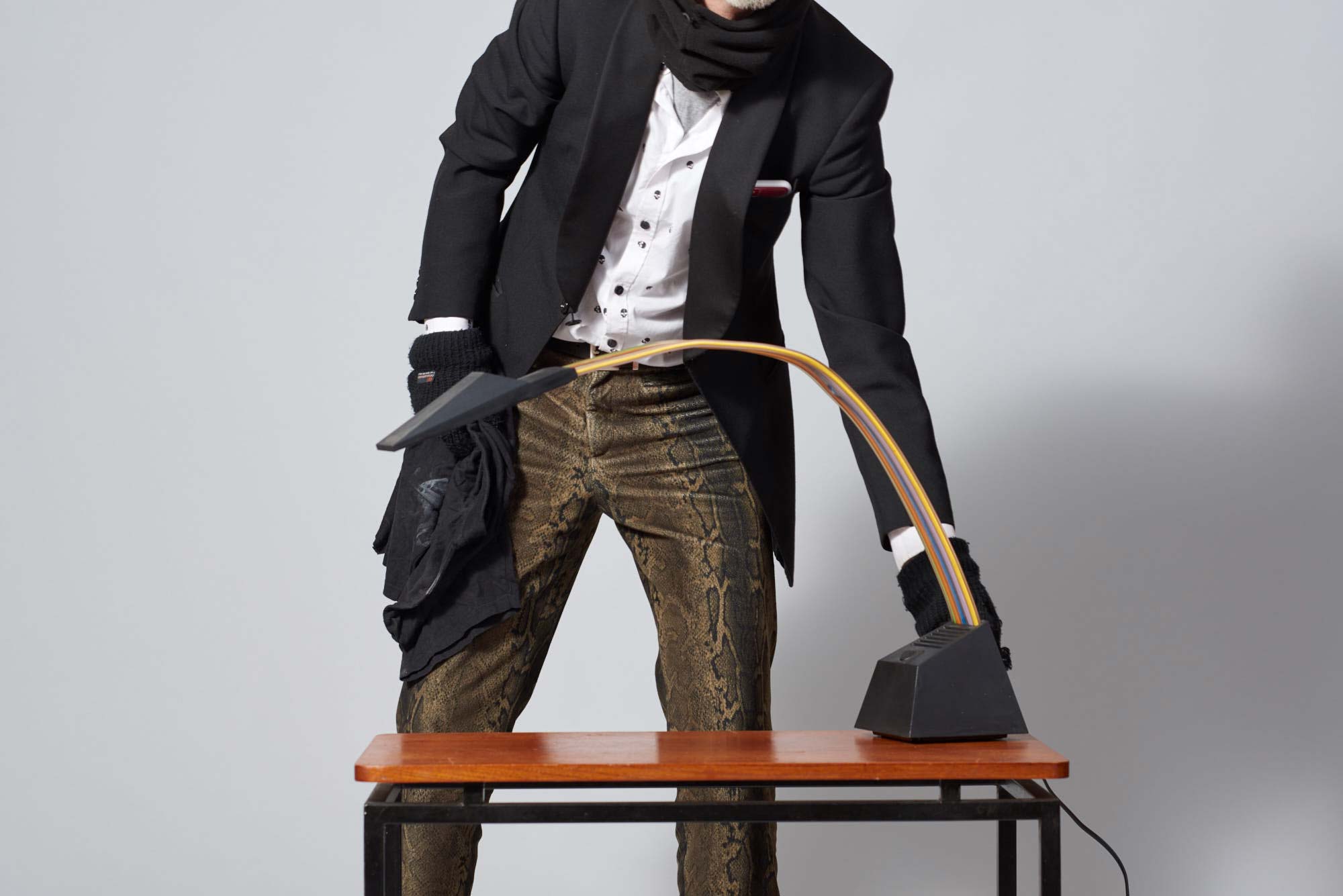 Nastro table lamp, Alberto Fraser for Stilnovo