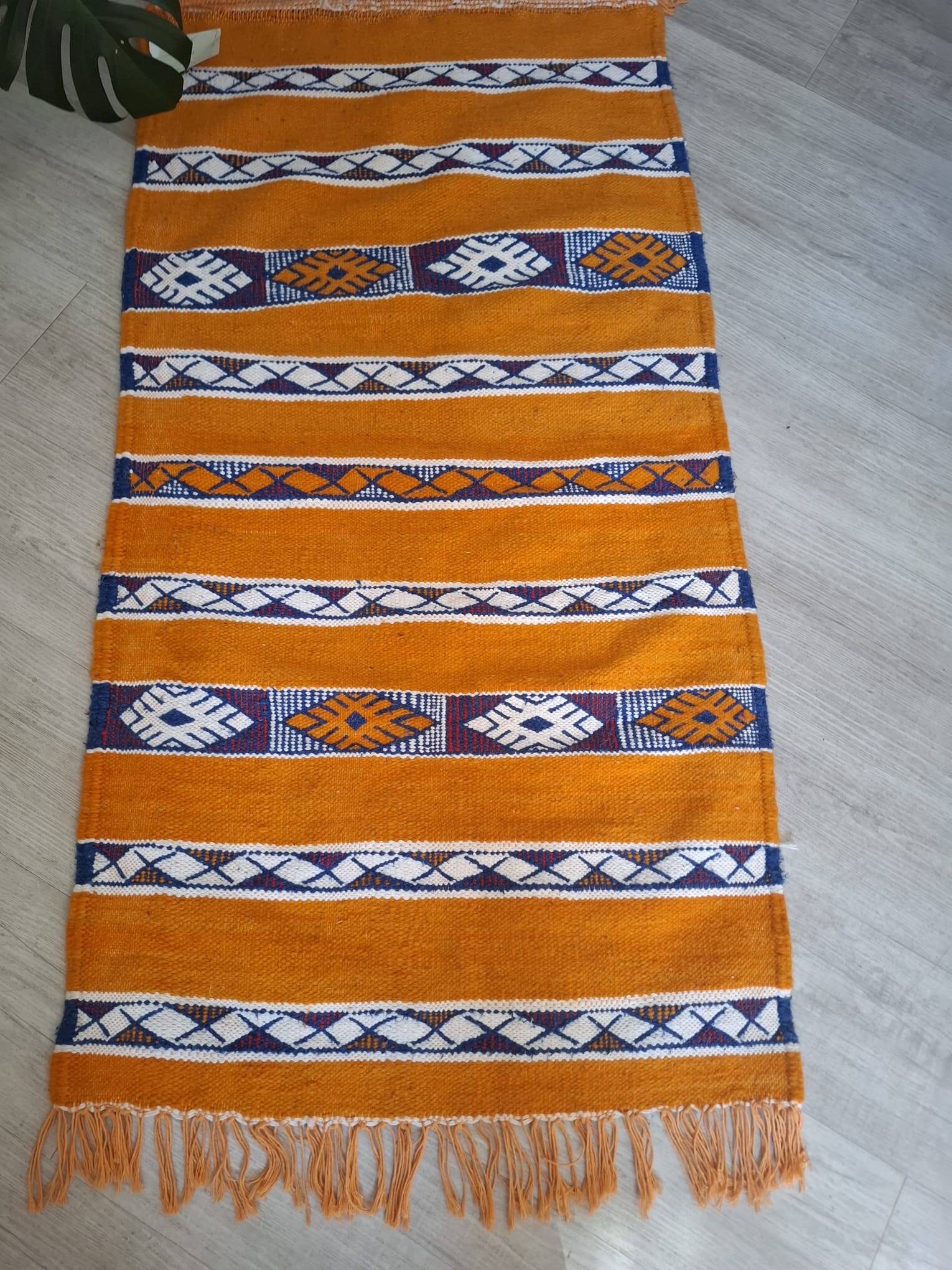 Berber Kilim Ochre & Indigo Blue – Flat Weave Hanbel – 70 cm / 140 cm