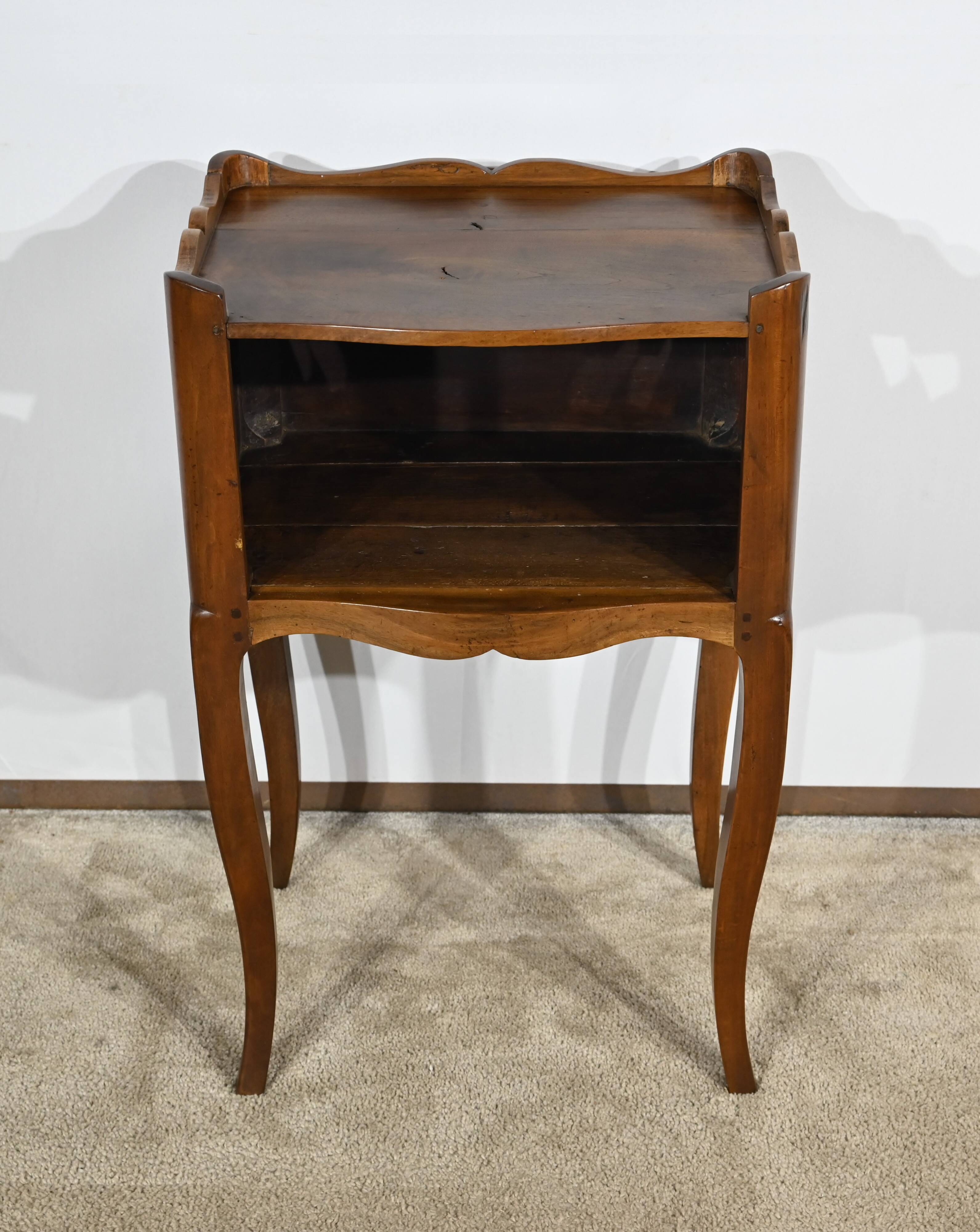 Small Snack Table in Solid Walnut, Louis XV – 18th Century