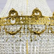 Lustre à pampilles, de forme montgolfiére