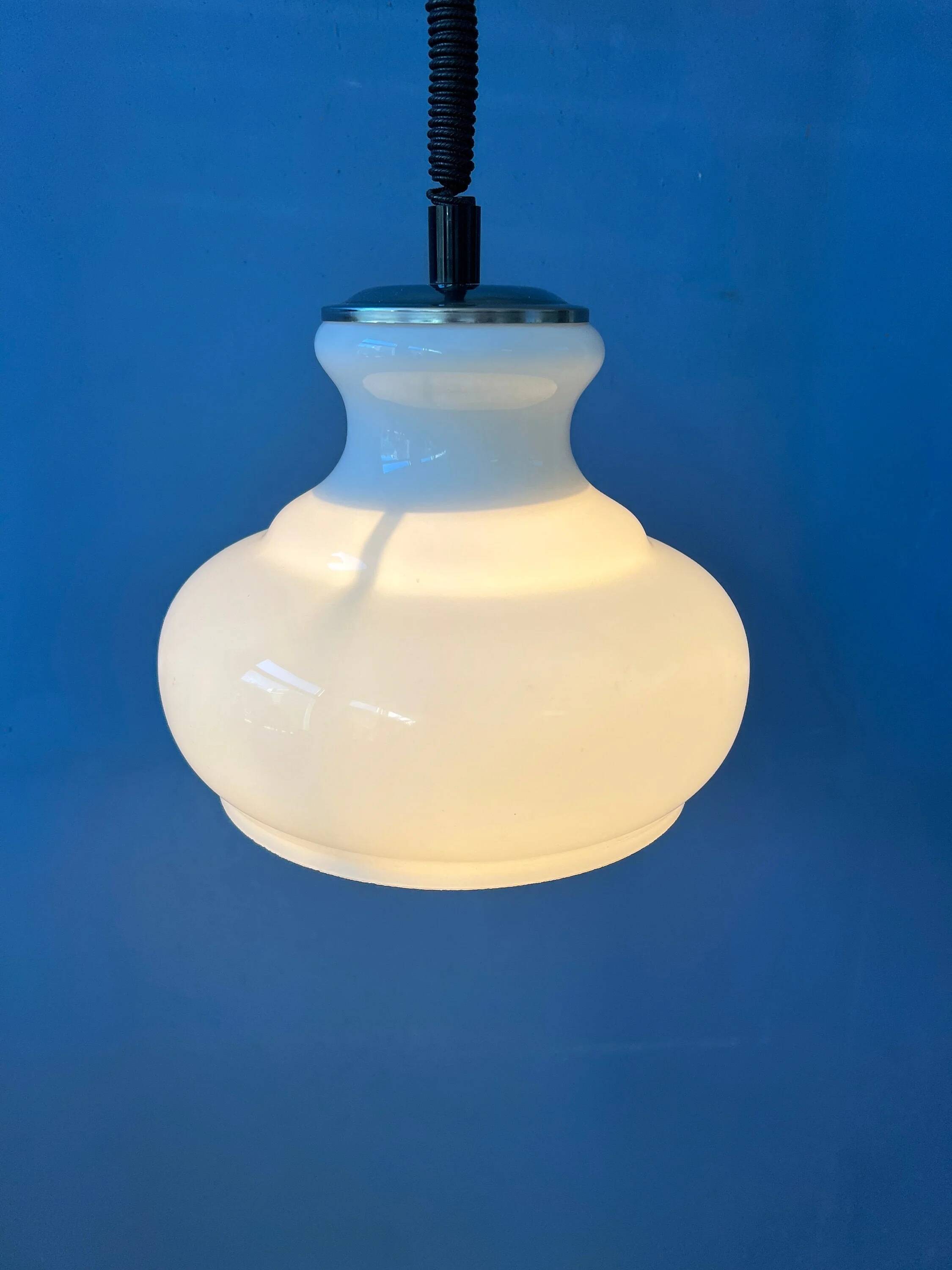 Suspension vintage mid-century en verre opalin (milk glass)
