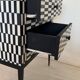 Commode en marqueterie de damier