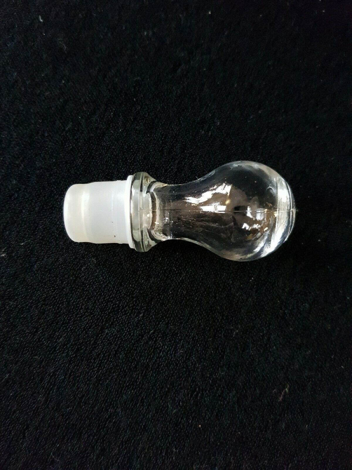 Carafe à liqueur et son bouchon
