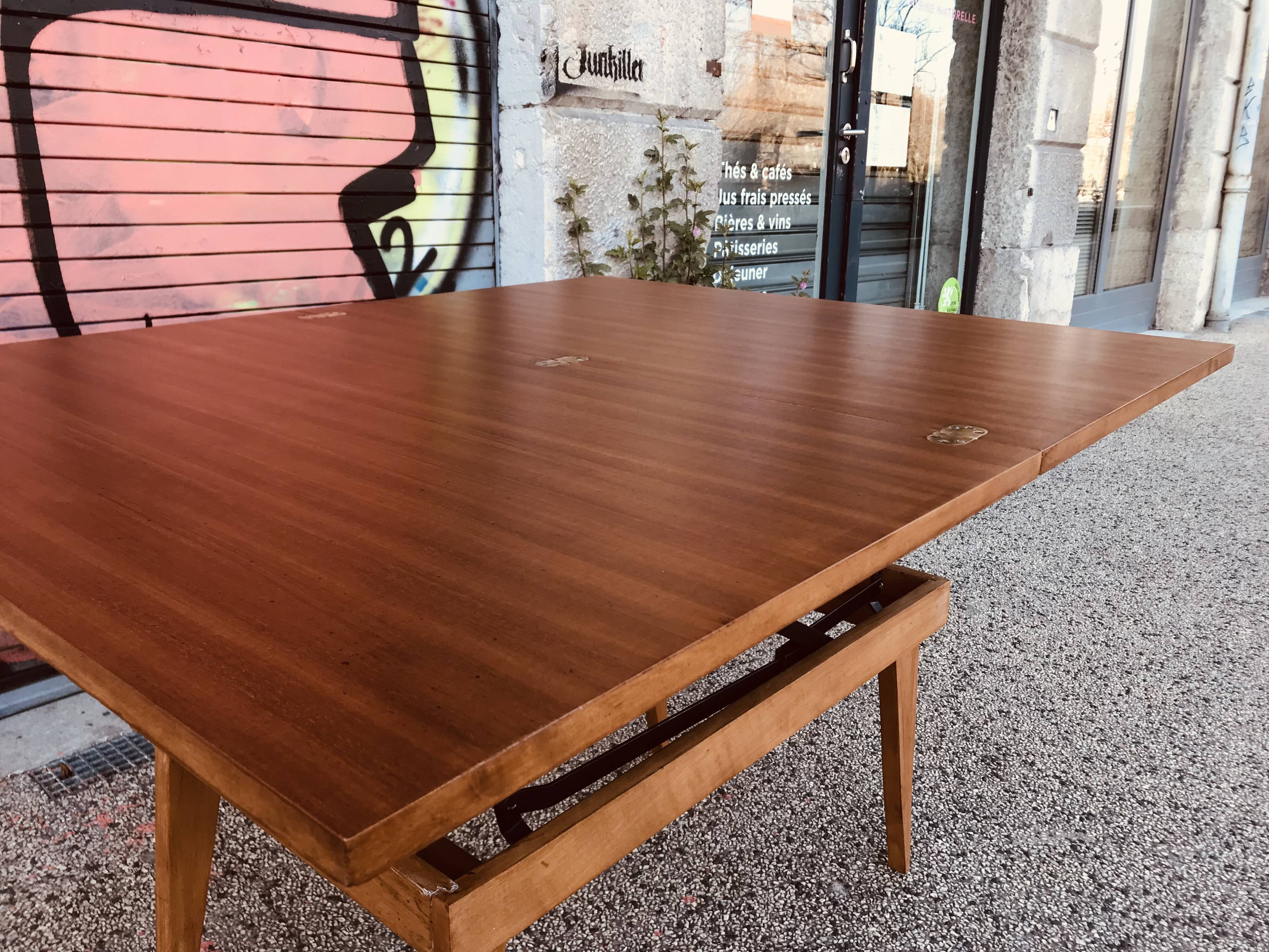"Revelation" wallet table by Albert Ducrot