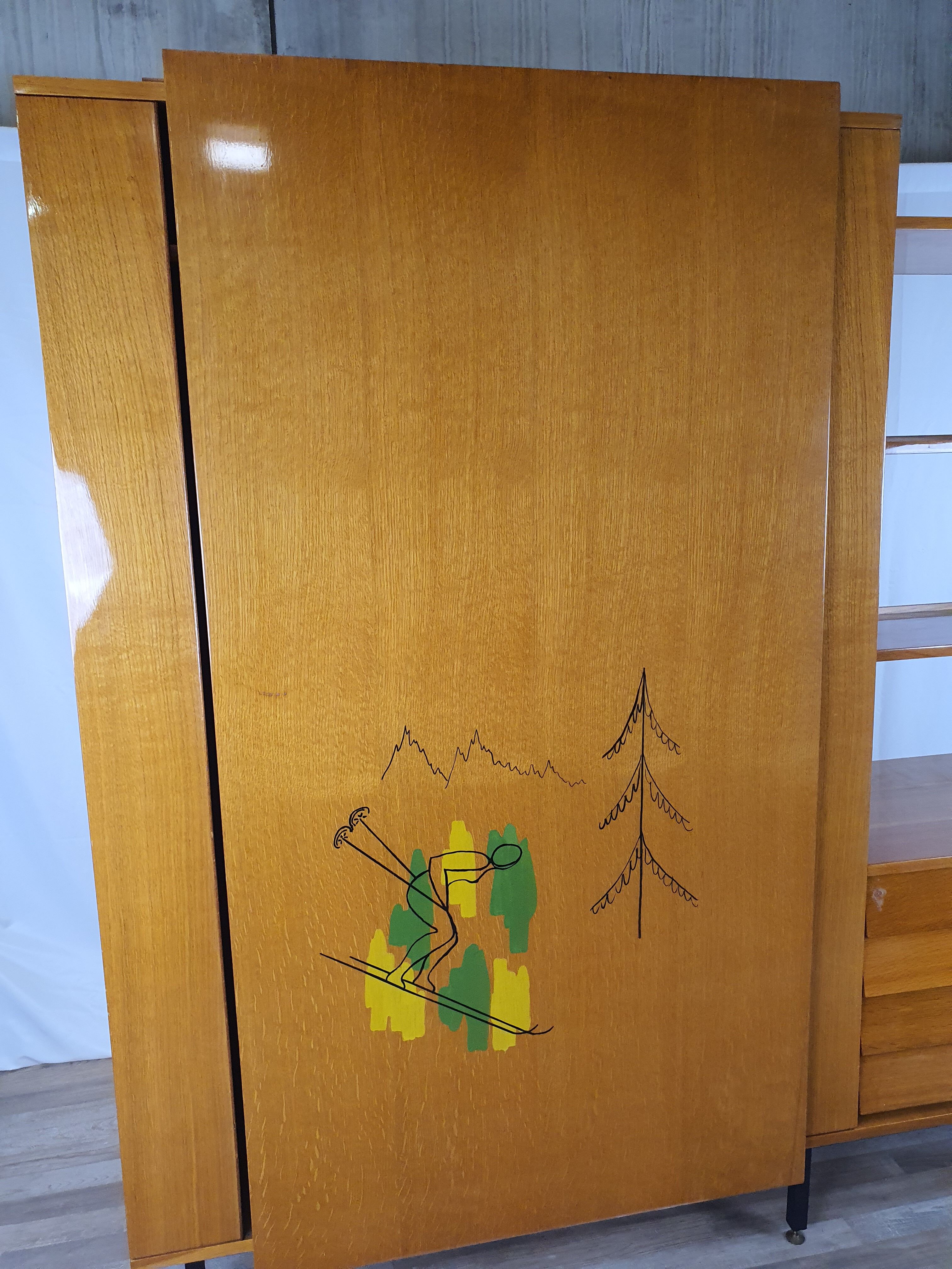 Buffet milanais en hêtre années 1950