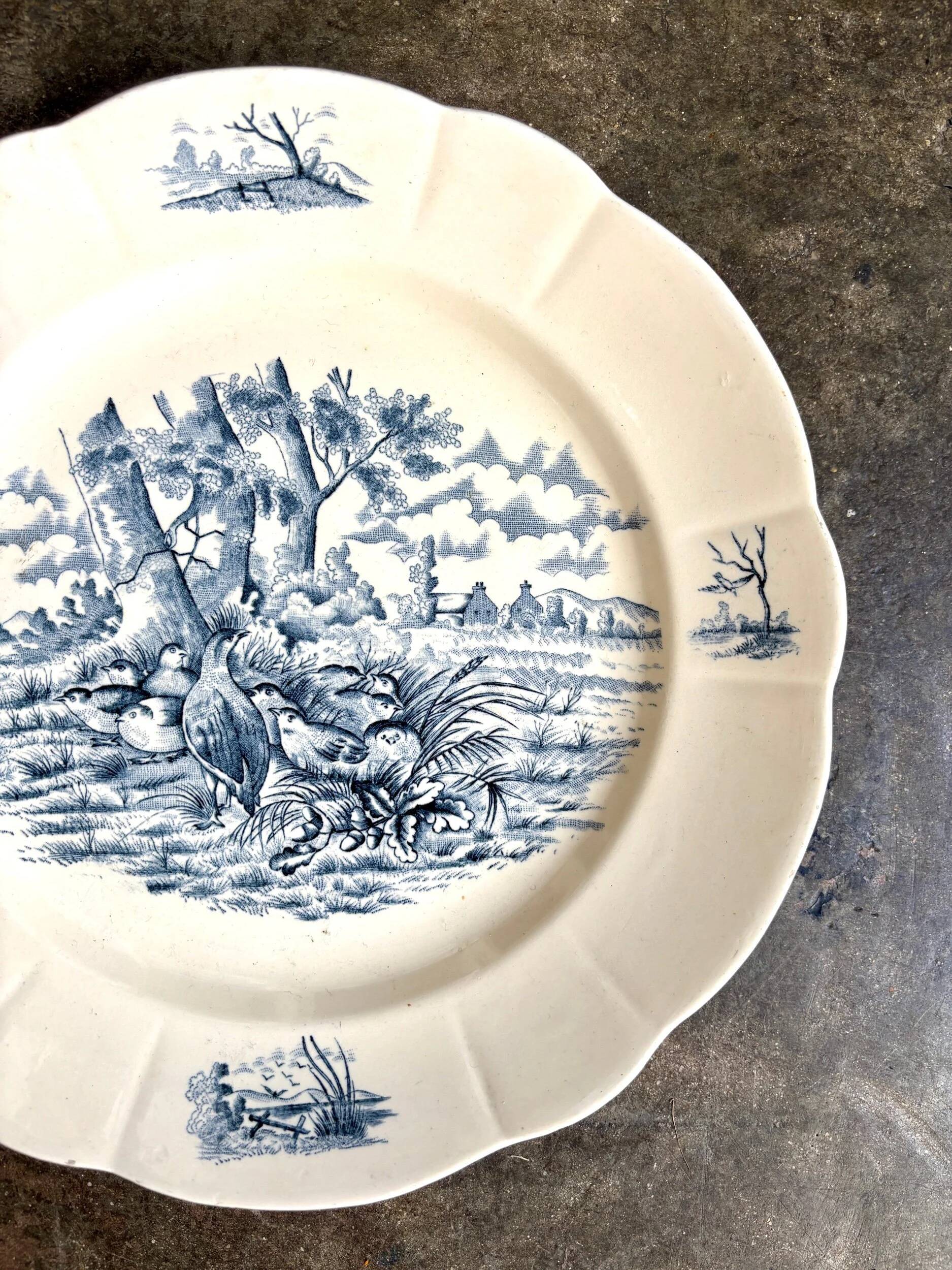 Longchamp round dish in blue iron clay, “Burgundy” service