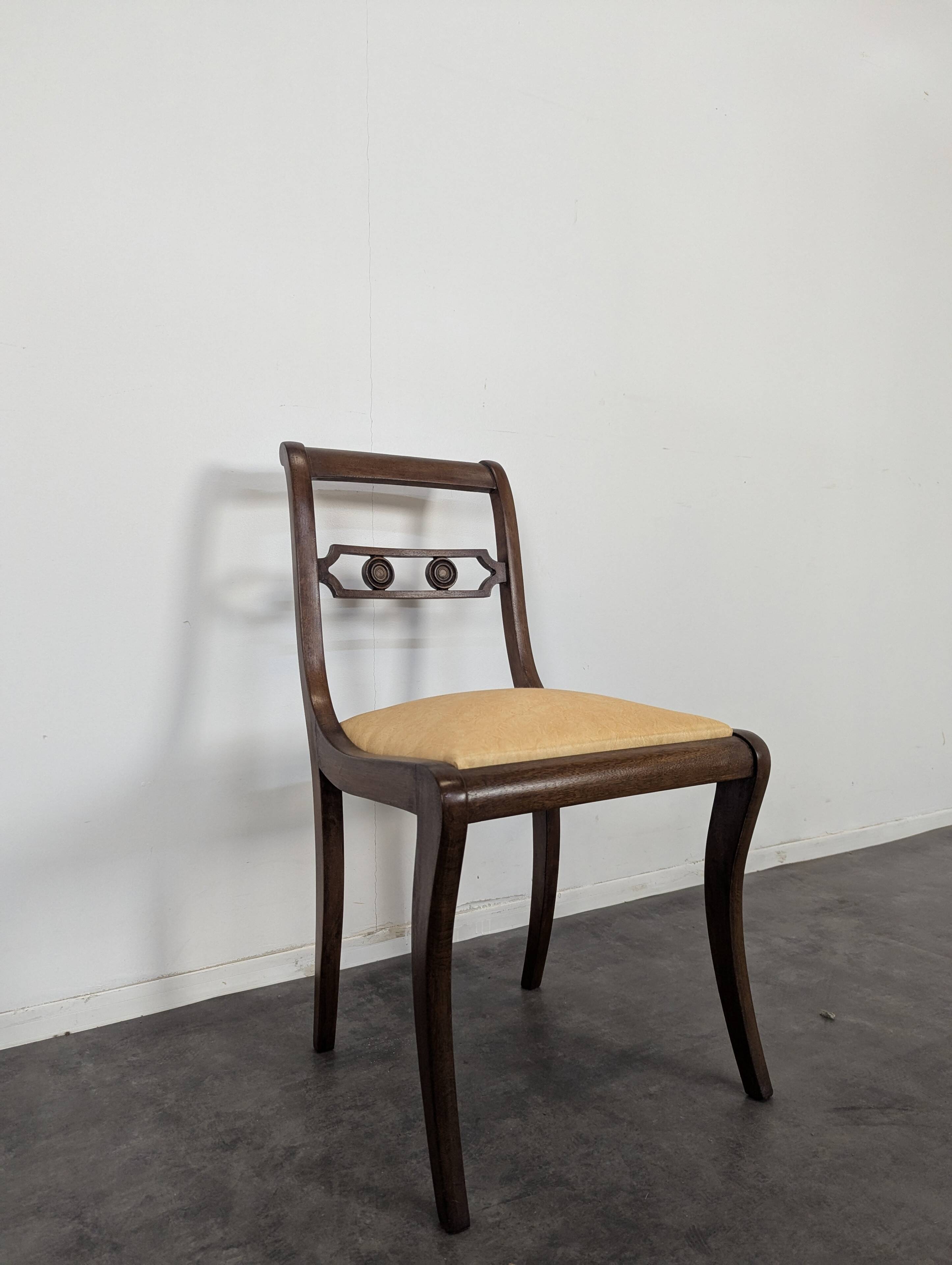 Pair of English-style chairs